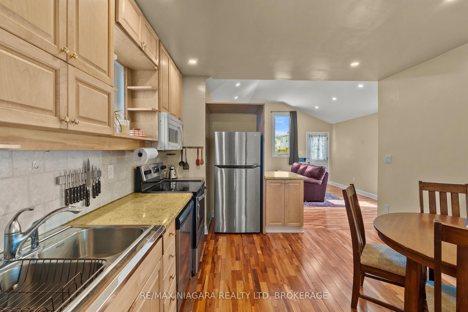 Photo 9 of 4691 Morrison Street, Niagara Falls, Downtown — HOMEH