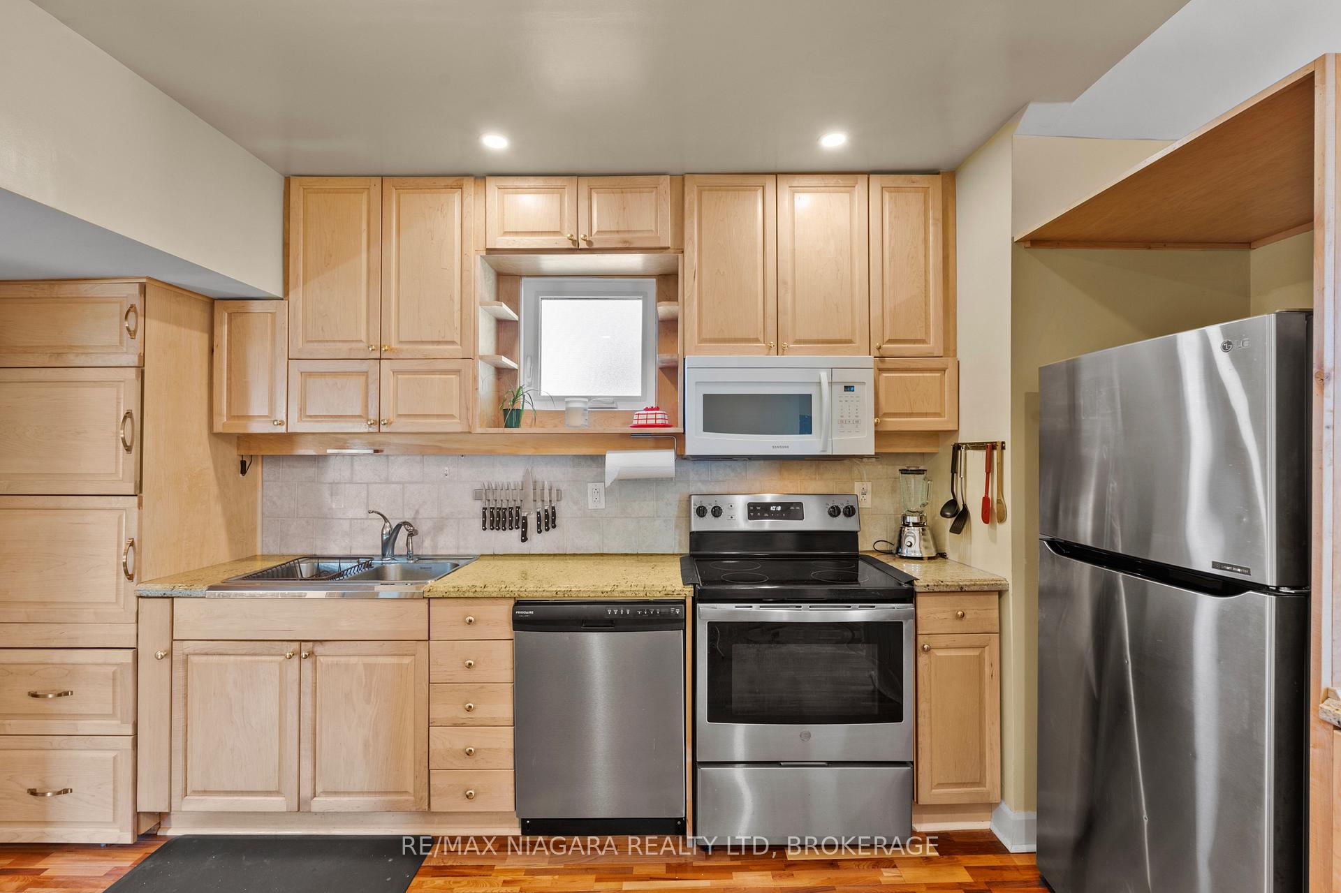 Photo 11 of 4691 Morrison Street, Niagara Falls, Downtown — HOMEH