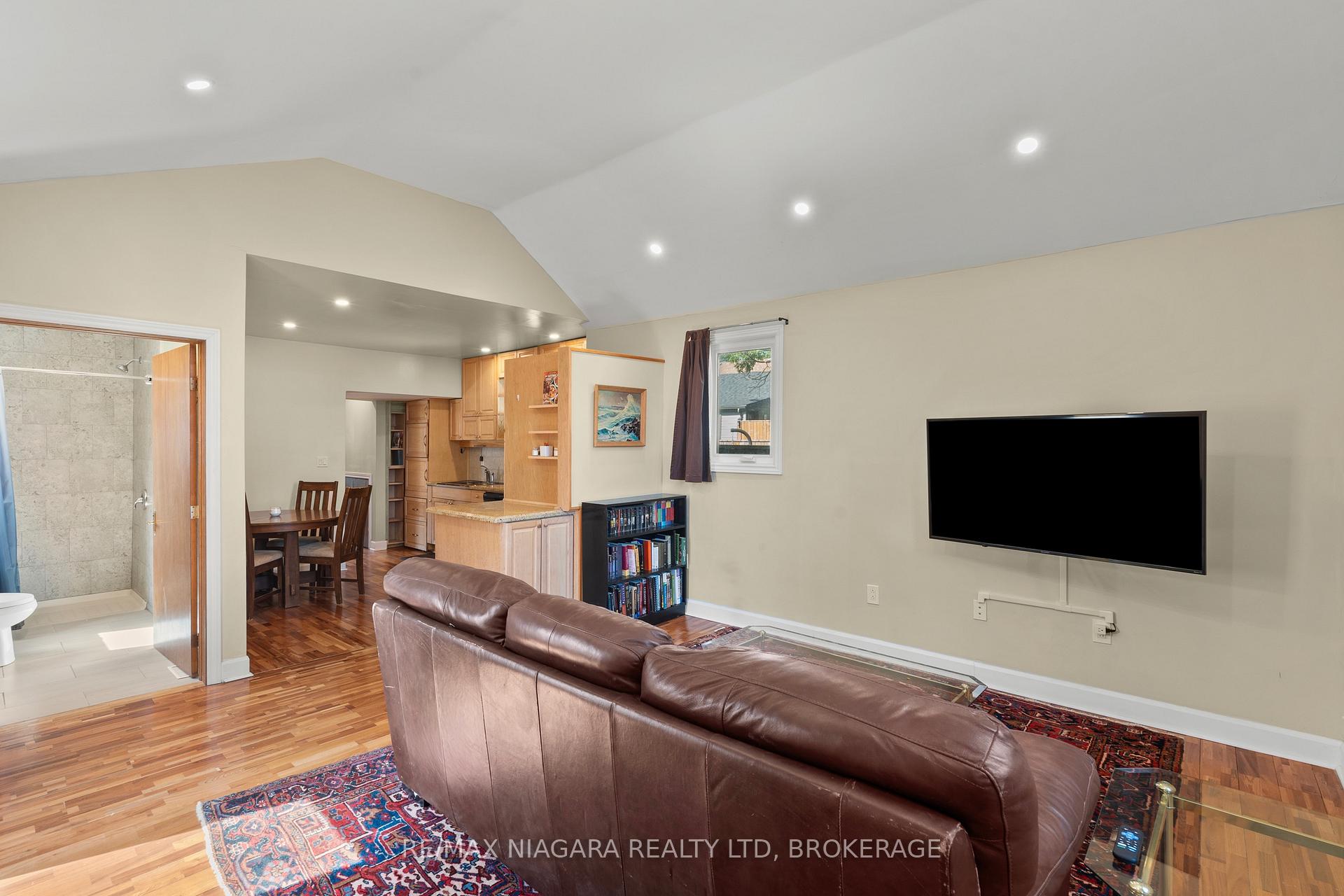 Photo 13 of 4691 Morrison Street, Niagara Falls, Downtown — HOMEH