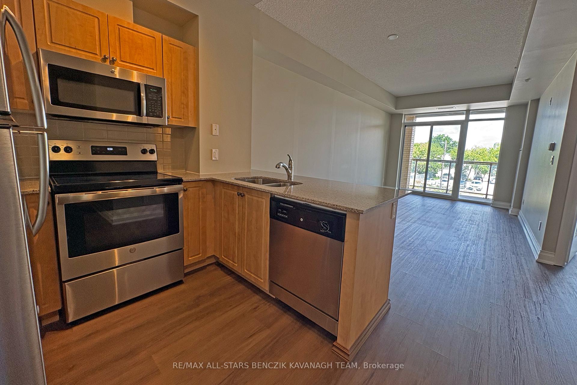 Photo 4 of Unit 233, 68 Main Street N, Markham, Old Markham Village — HOMEH