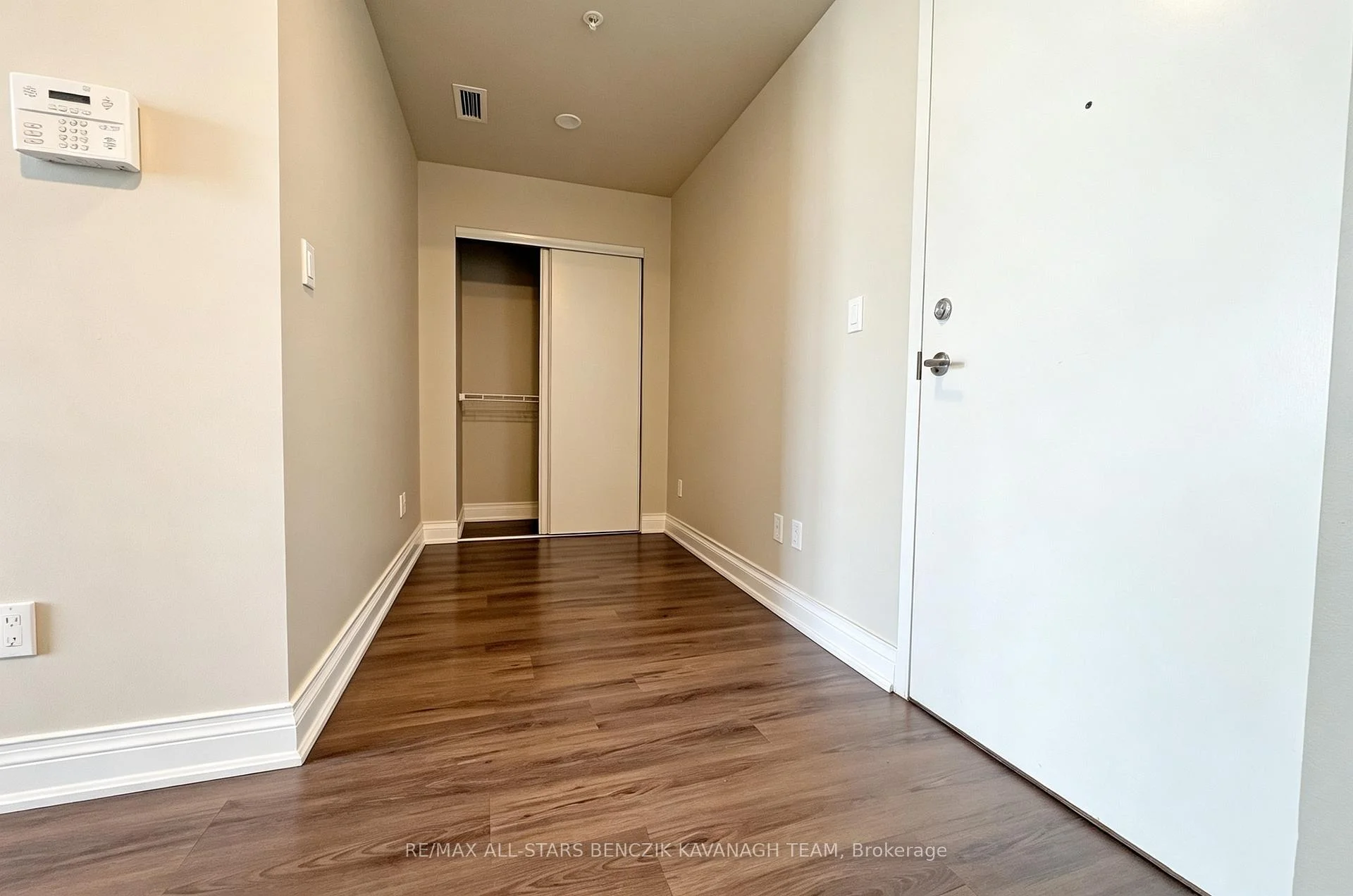 Photo 3 of Unit 233, 68 Main Street N, Markham, Old Markham Village — HOMEH
