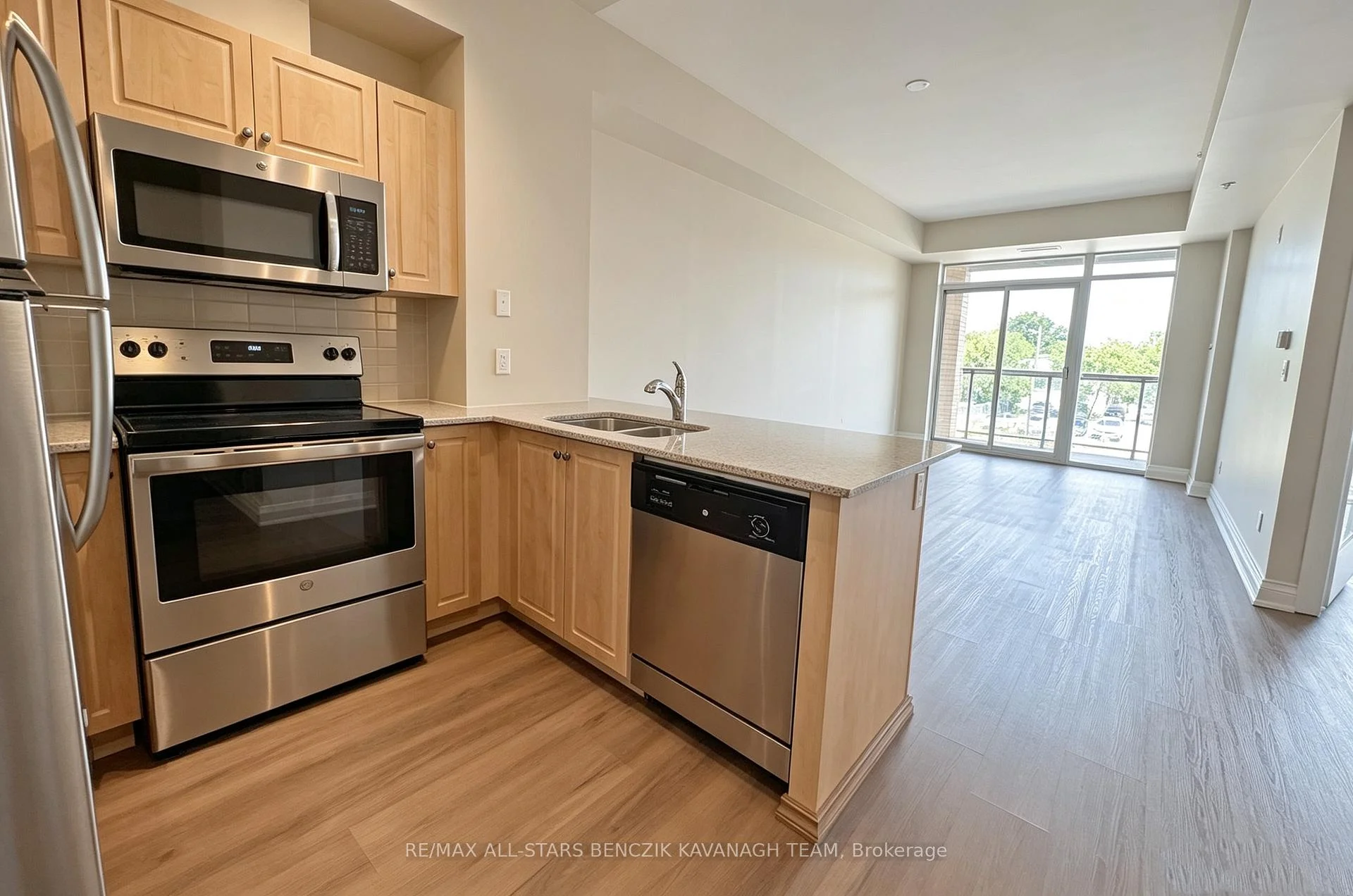 Photo 7 of Unit 233, 68 Main Street N, Markham, Old Markham Village — HOMEH