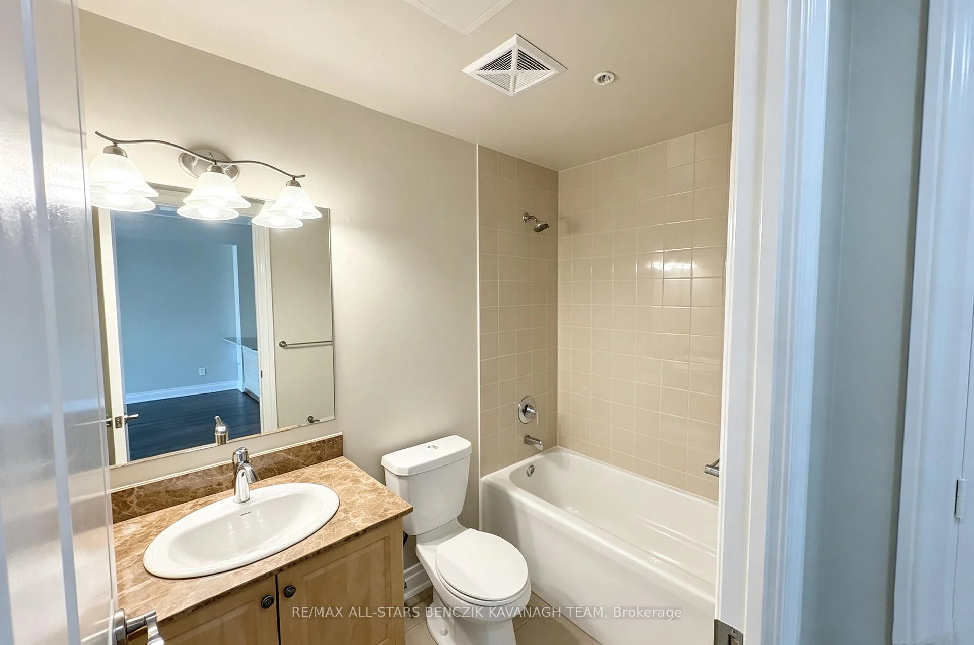 Photo 13 of Unit 233, 68 Main Street N, Markham, Old Markham Village — HOMEH
