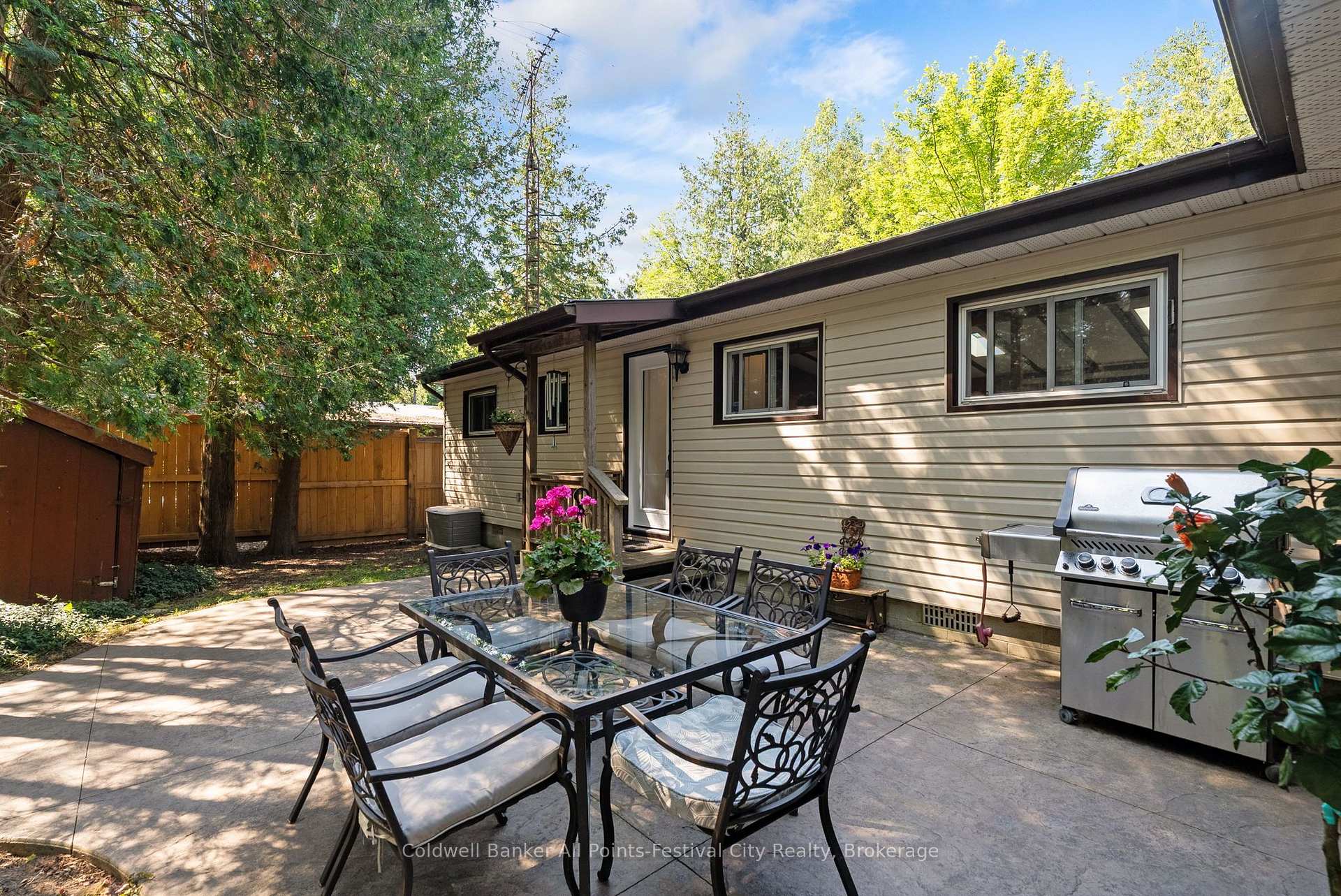 Photo 8 of 149 Huron Road W, Huron-Kinloss — HOMEH