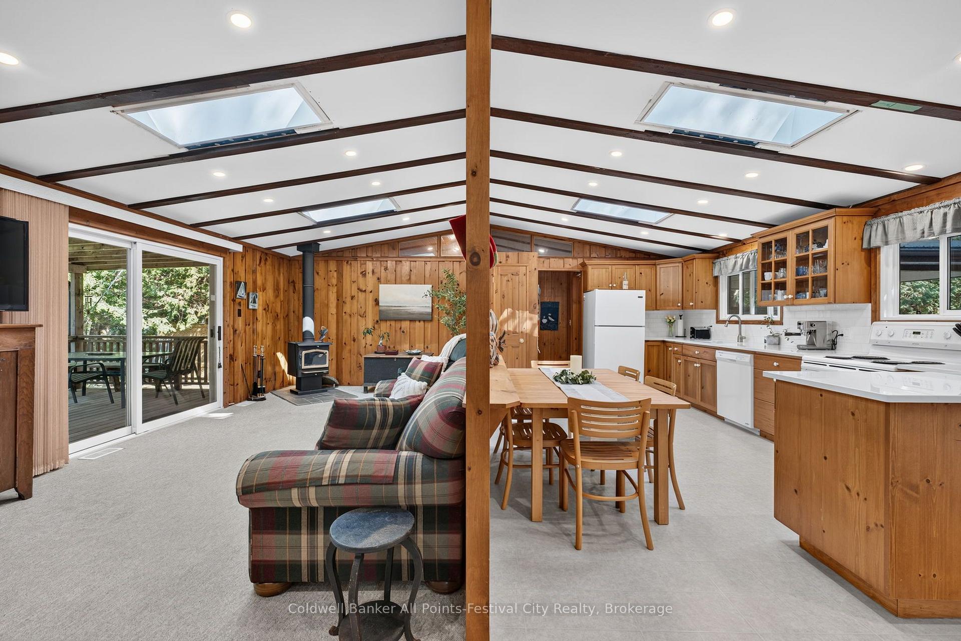 Photo 11 of 149 Huron Road W, Huron-Kinloss — HOMEH