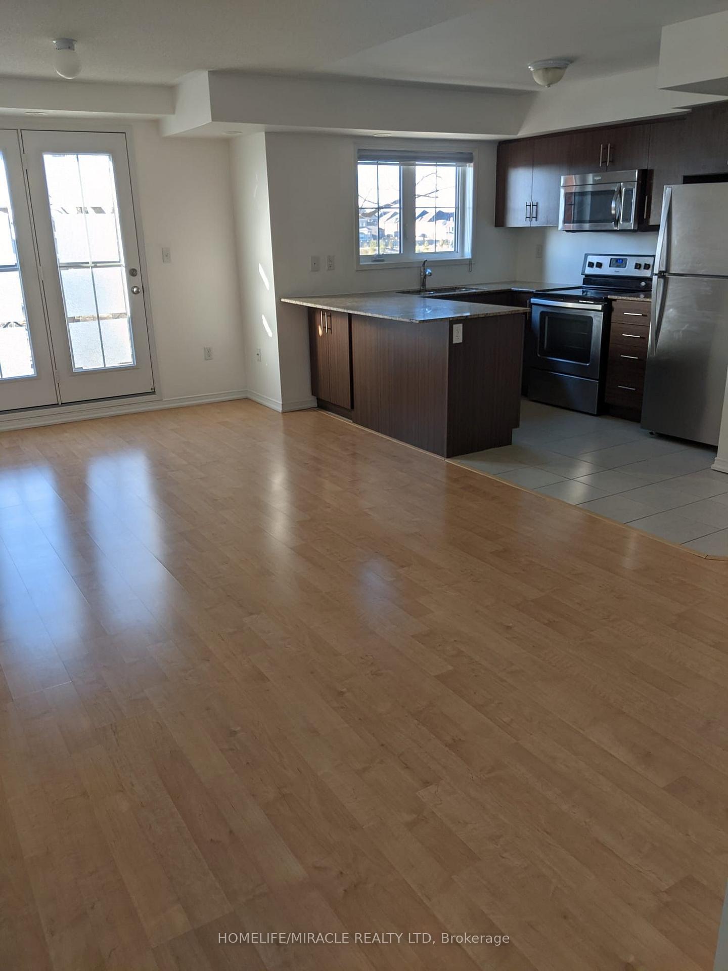 Photo 5 of Unit 23, 2508 Post Road, Oakville, River Oaks — HOMEH