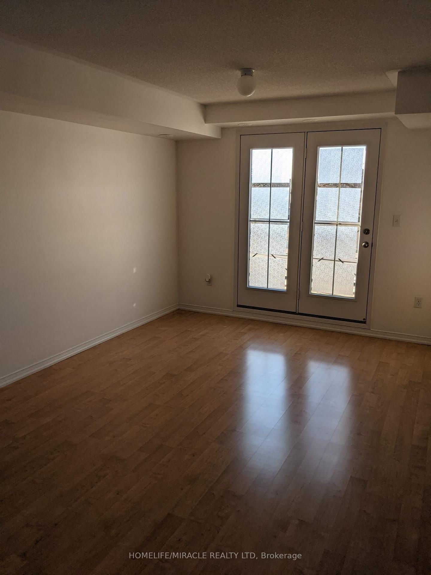 Photo 14 of Unit 23, 2508 Post Road, Oakville, River Oaks — HOMEH