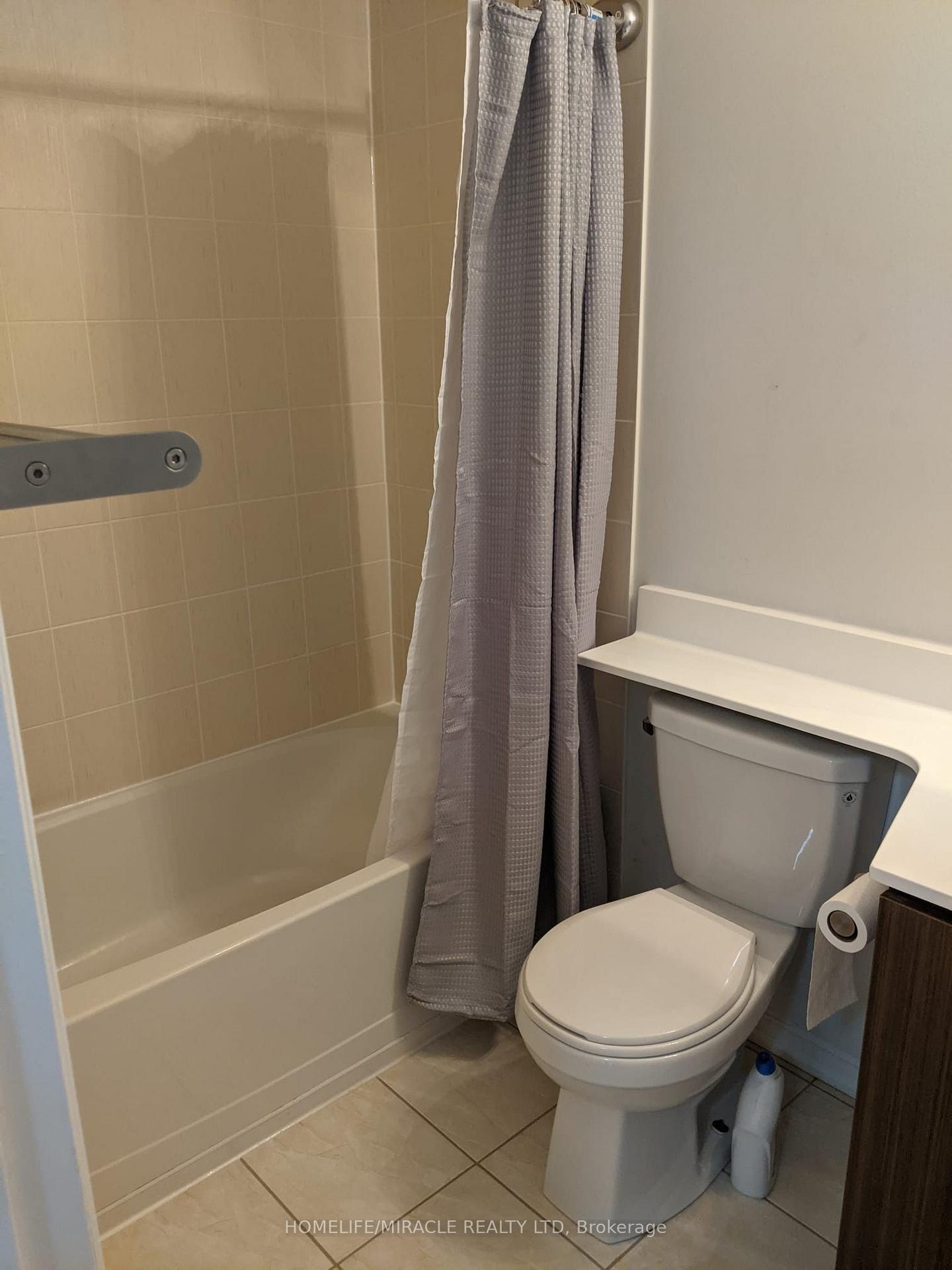 Photo 15 of Unit 23, 2508 Post Road, Oakville, River Oaks — HOMEH