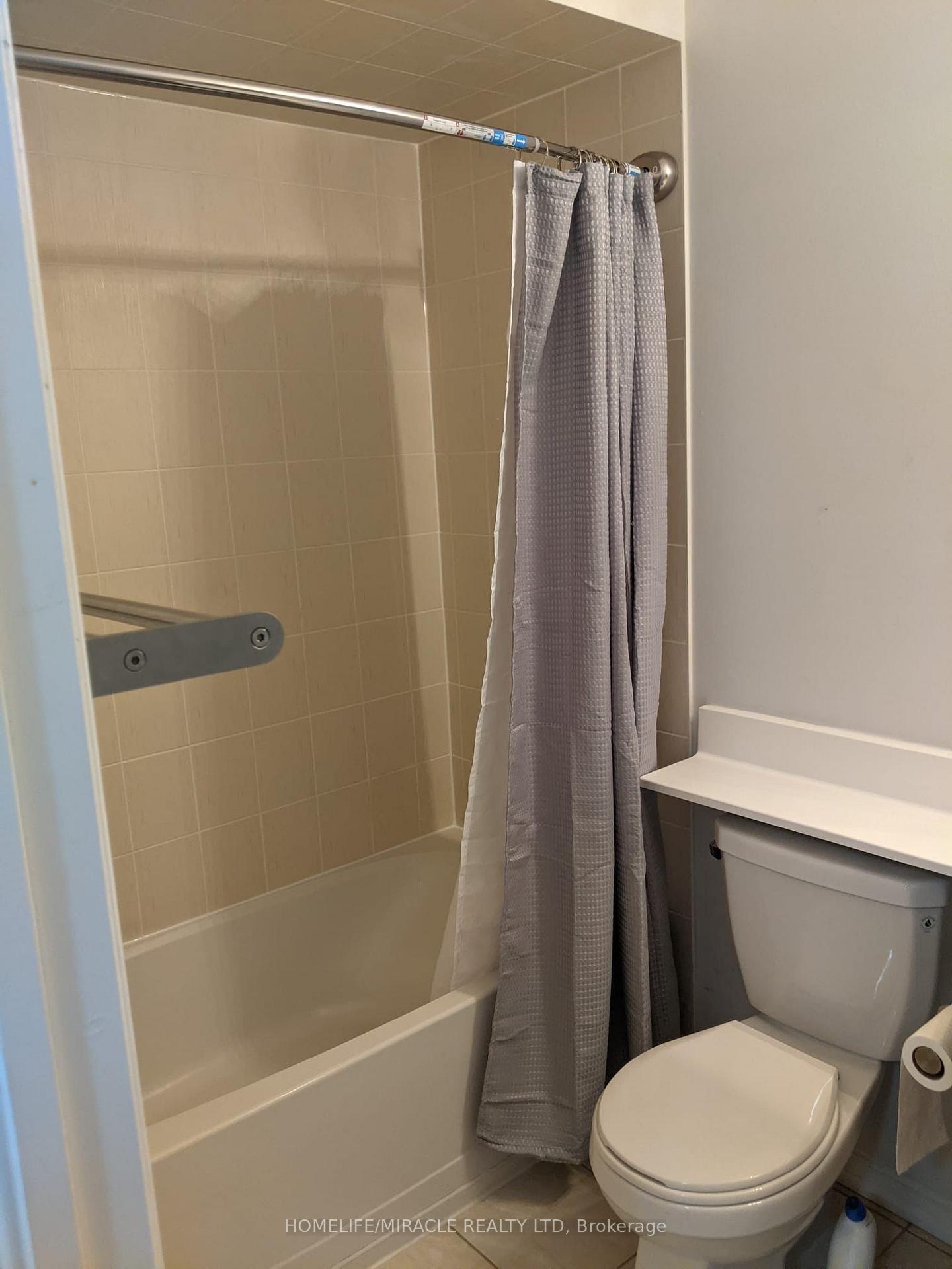 Photo 17 of Unit 23, 2508 Post Road, Oakville, River Oaks — HOMEH