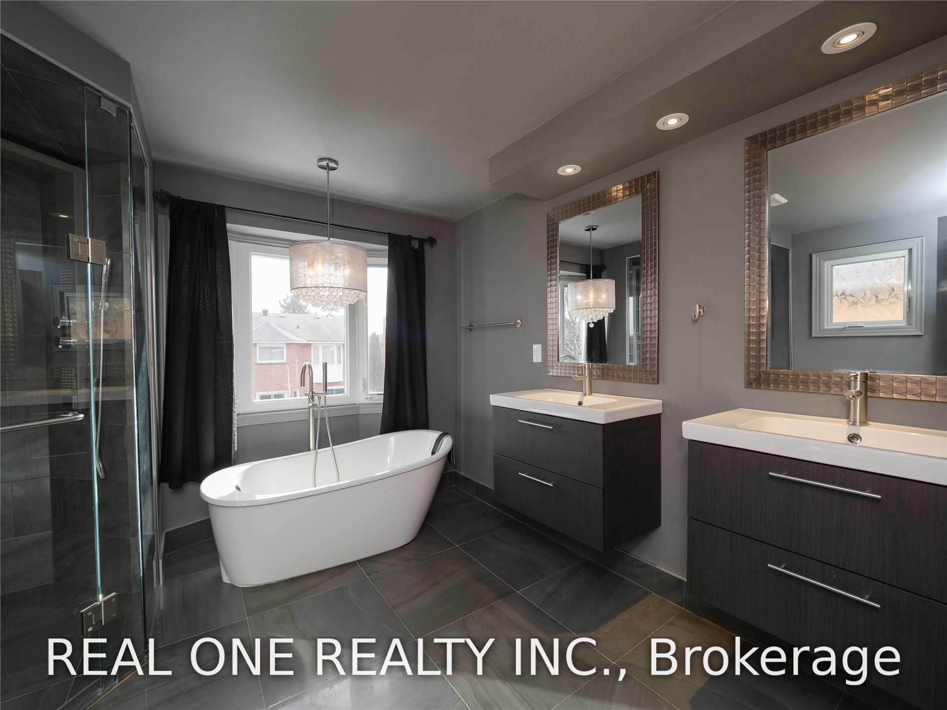 Photo 7 of 1520 Greenridge Circle, Oakville, Glen Abbey — HOMEH