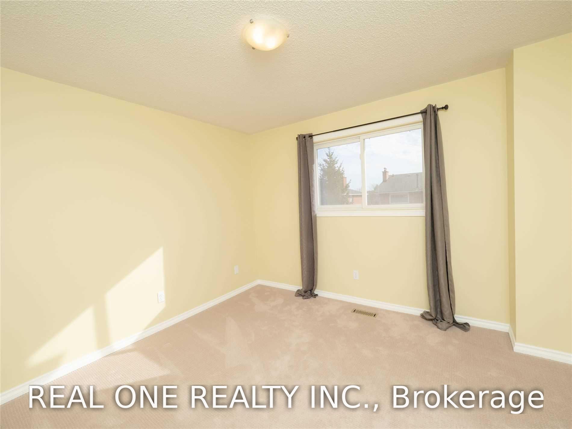 Photo 10 of 1520 Greenridge Circle, Oakville, Glen Abbey — HOMEH