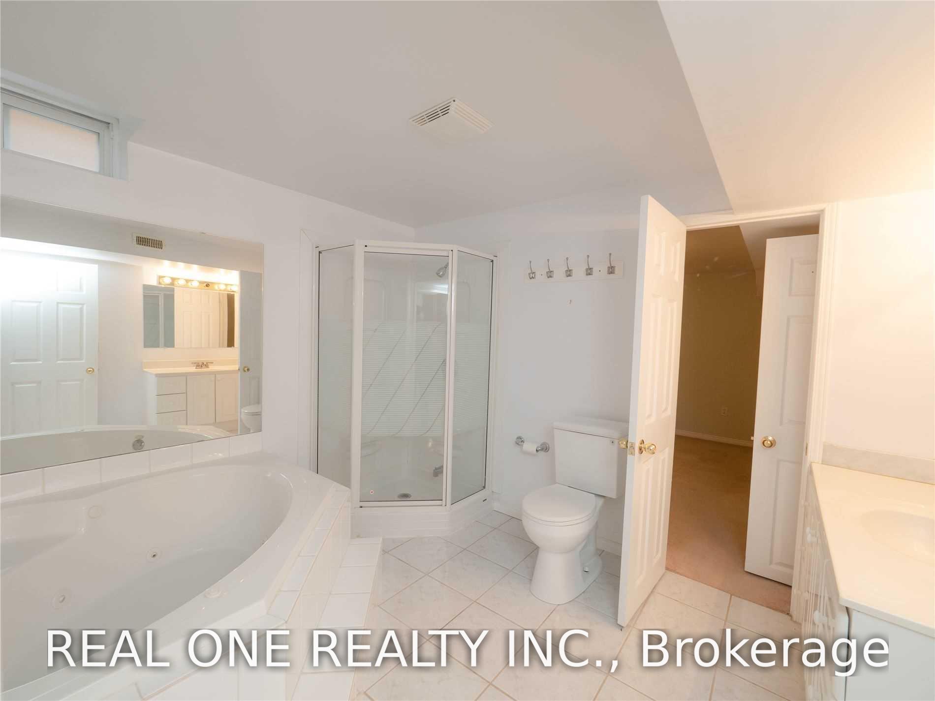 Photo 16 of 1520 Greenridge Circle, Oakville, Glen Abbey — HOMEH