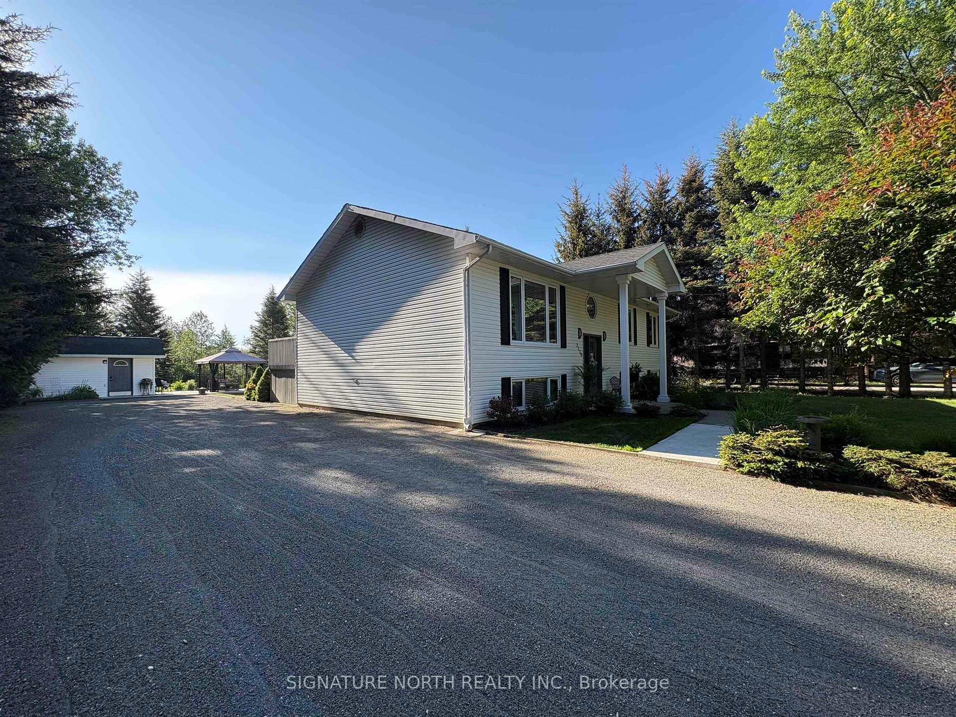 Photo 2 of 3130 Fairview Avenue, Thunder Bay, Rosslyn Road — HOMEH