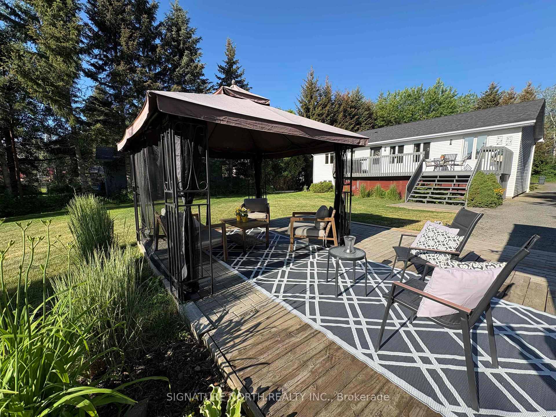 Photo 4 of 3130 Fairview Avenue, Thunder Bay, Rosslyn Road — HOMEH