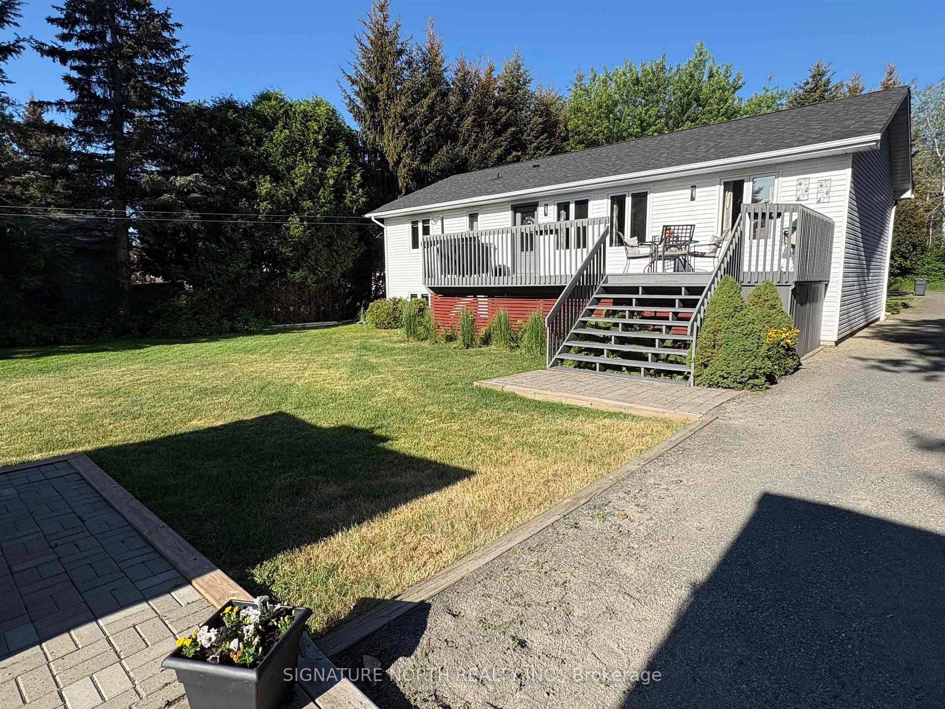 Photo 5 of 3130 Fairview Avenue, Thunder Bay, Rosslyn Road — HOMEH