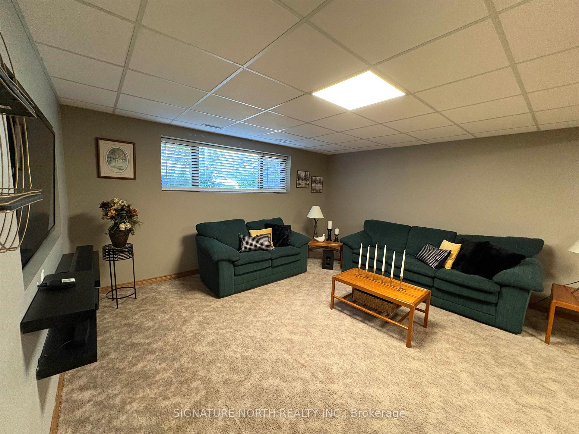 Photo 19 of 3130 Fairview Avenue, Thunder Bay, Rosslyn Road — HOMEH