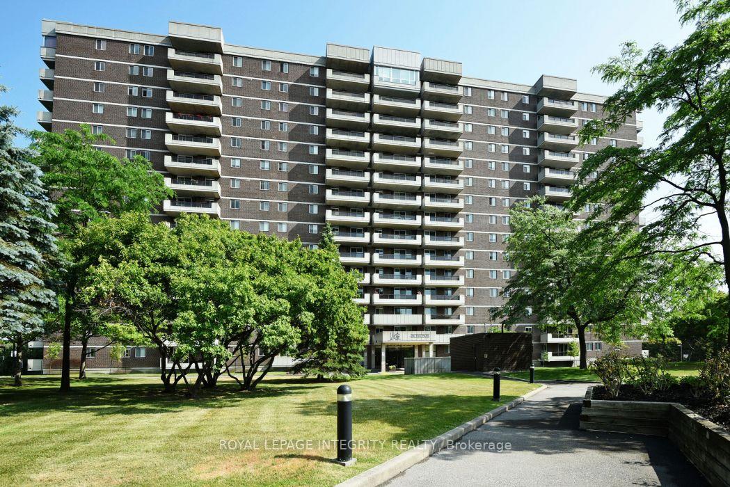 Photo of Unit 810, 1705 Playfair Drive