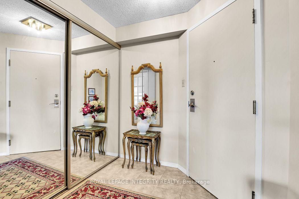 Photo 8 of Unit 810, 1705 Playfair Drive, Ottawa, Playfair Park — HOMEH