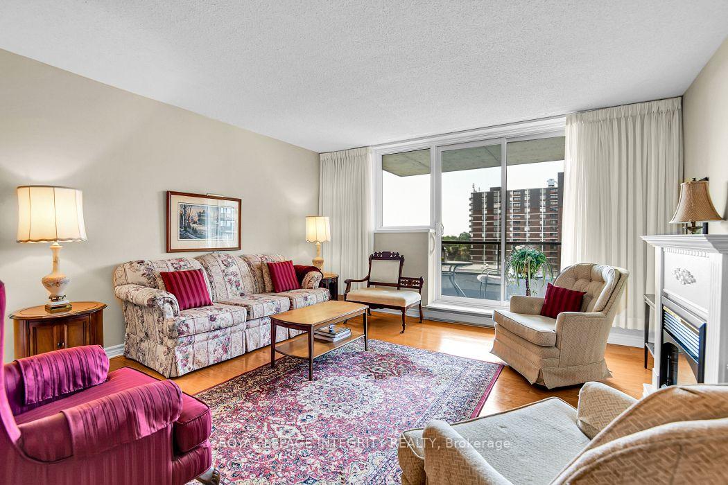 Photo 10 of Unit 810, 1705 Playfair Drive, Ottawa, Playfair Park — HOMEH