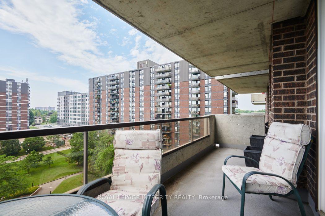 Photo 12 of Unit 810, 1705 Playfair Drive, Ottawa, Playfair Park — HOMEH