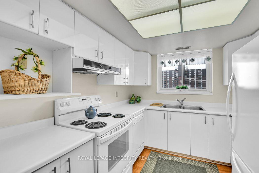 Photo 18 of Unit 810, 1705 Playfair Drive, Ottawa, Playfair Park — HOMEH