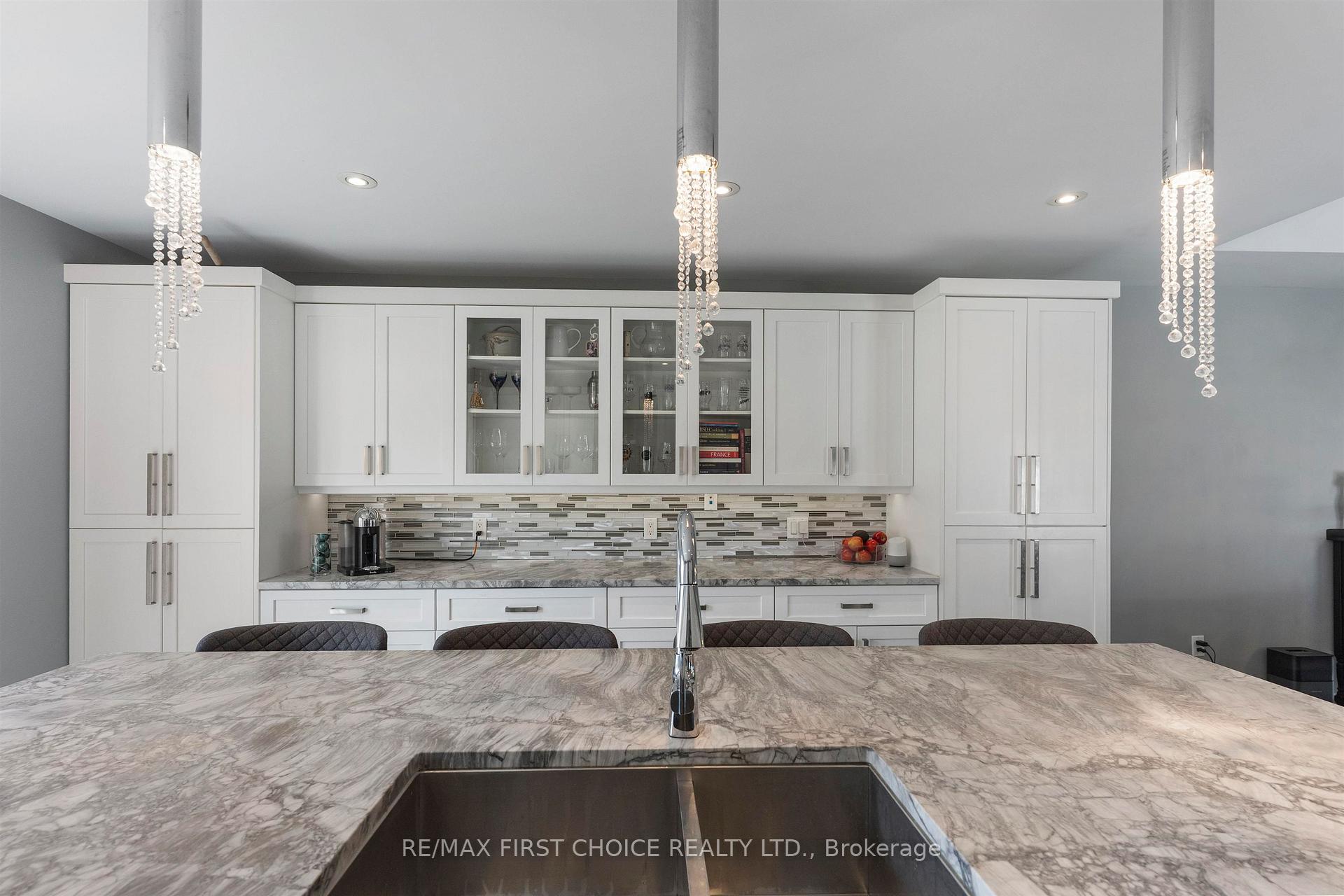 Photo 9 of 740 Woodcrest Rd, Thunder Bay, John Street North — HOMEH