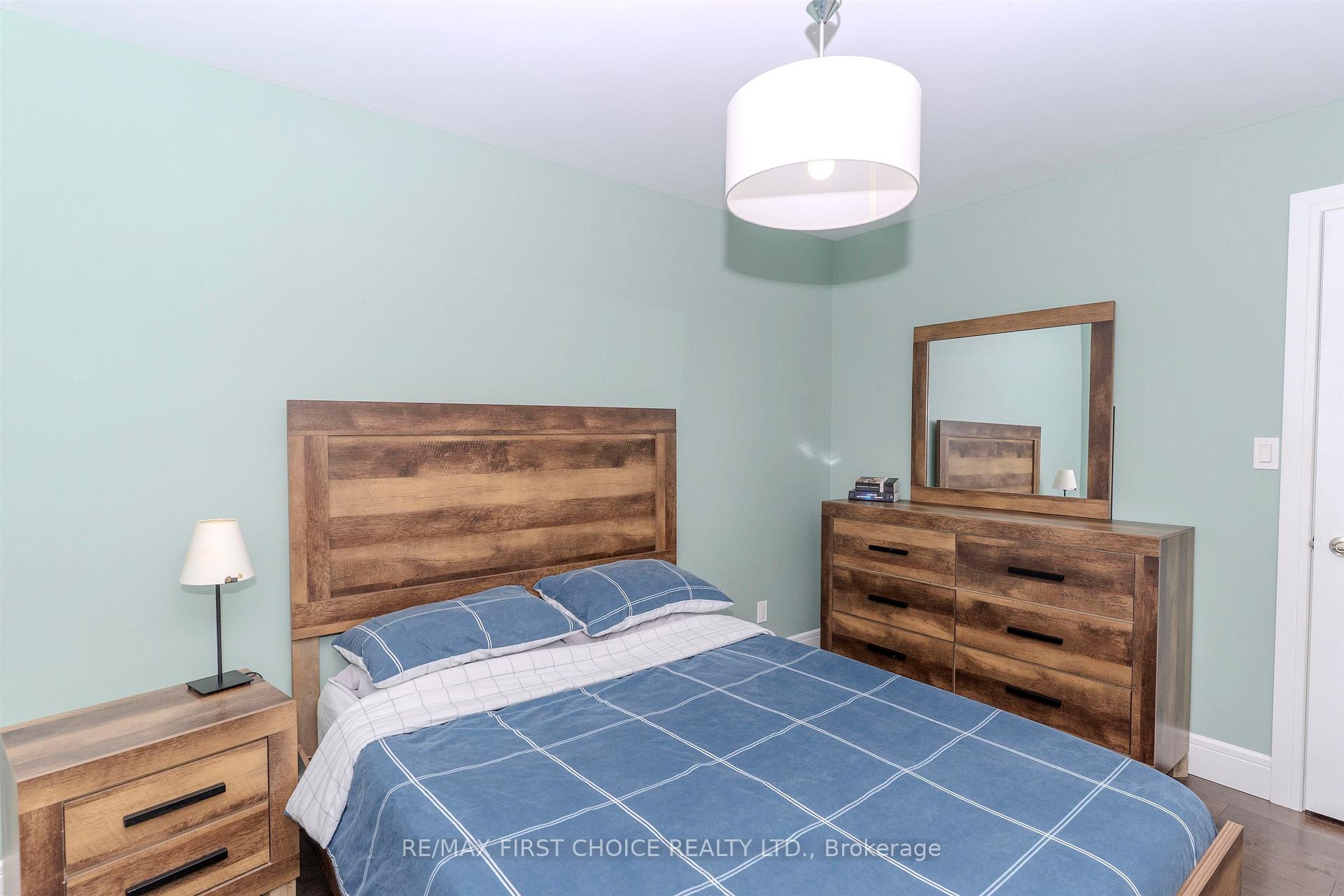 Photo 28 of 740 Woodcrest Rd, Thunder Bay, John Street North — HOMEH