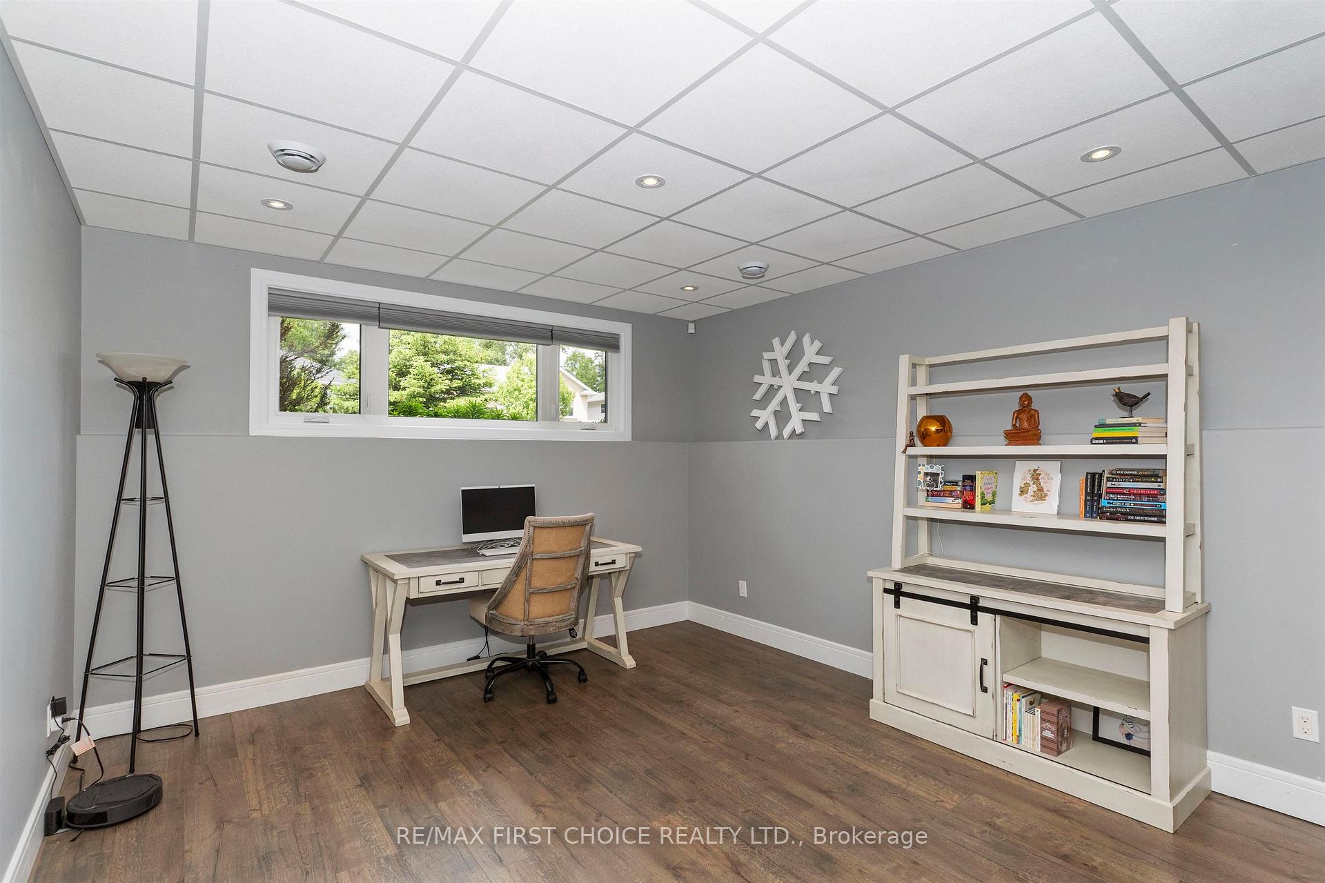 Photo 34 of 740 Woodcrest Rd, Thunder Bay, John Street North — HOMEH