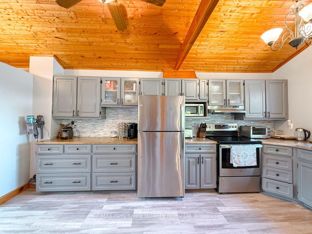 Photo 11 of 127 Burnetts Road, McKellar — HOMEH