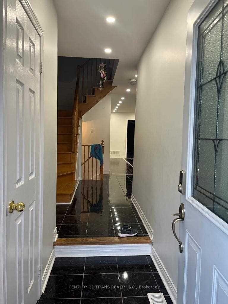 Photo 2 of Unit Main Floor, 32 Dooley Crescent, Ajax, Northwest Ajax — HOMEH