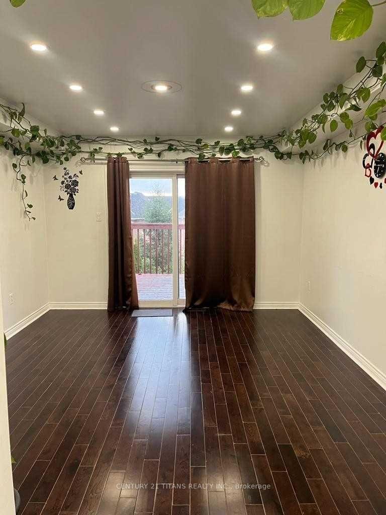 Photo 5 of Unit Main Floor, 32 Dooley Crescent, Ajax, Northwest Ajax — HOMEH