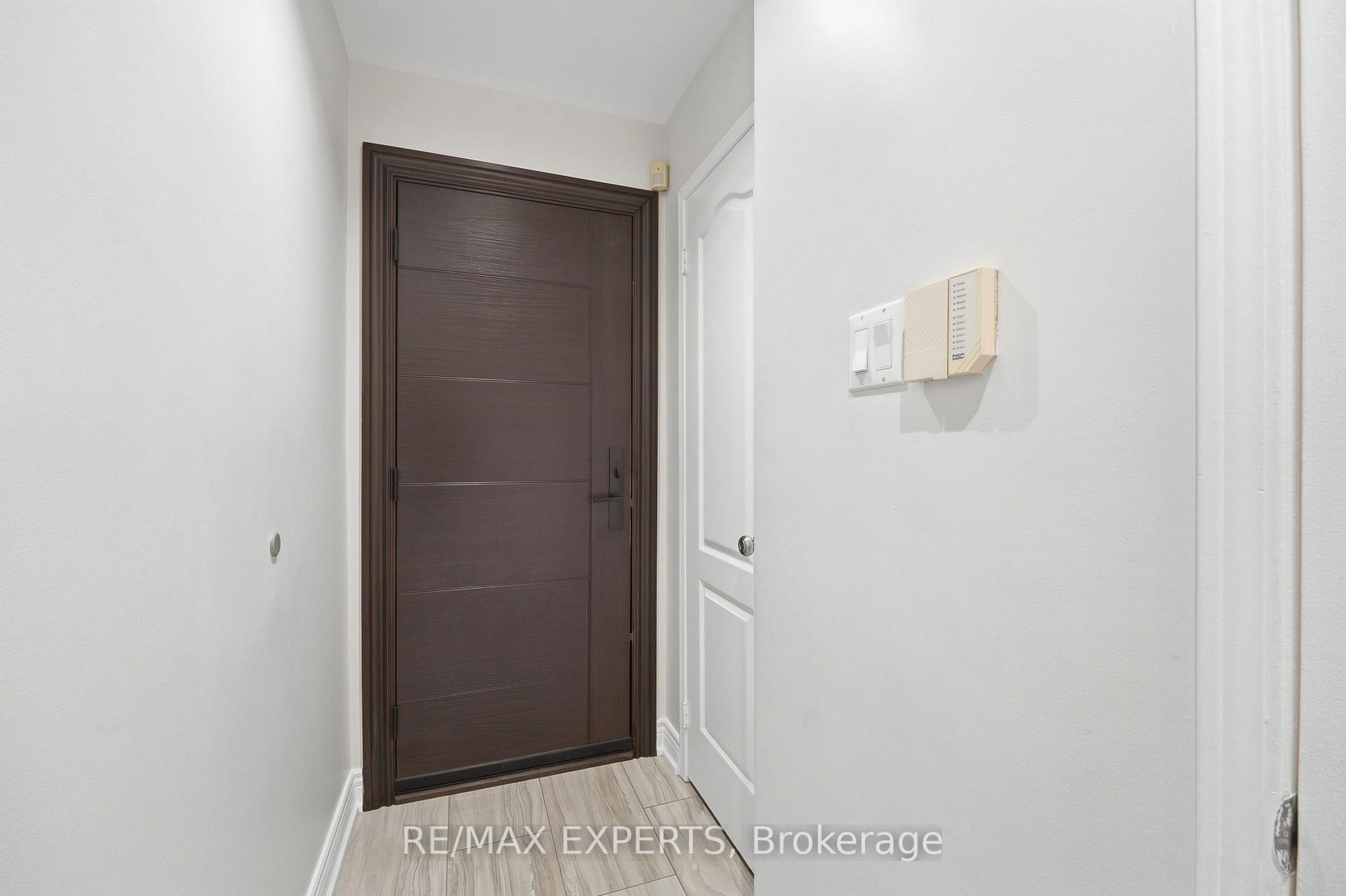 Photo 5 of Unit 7, 80 Tania Crescent, Vaughan, Maple — HOMEH