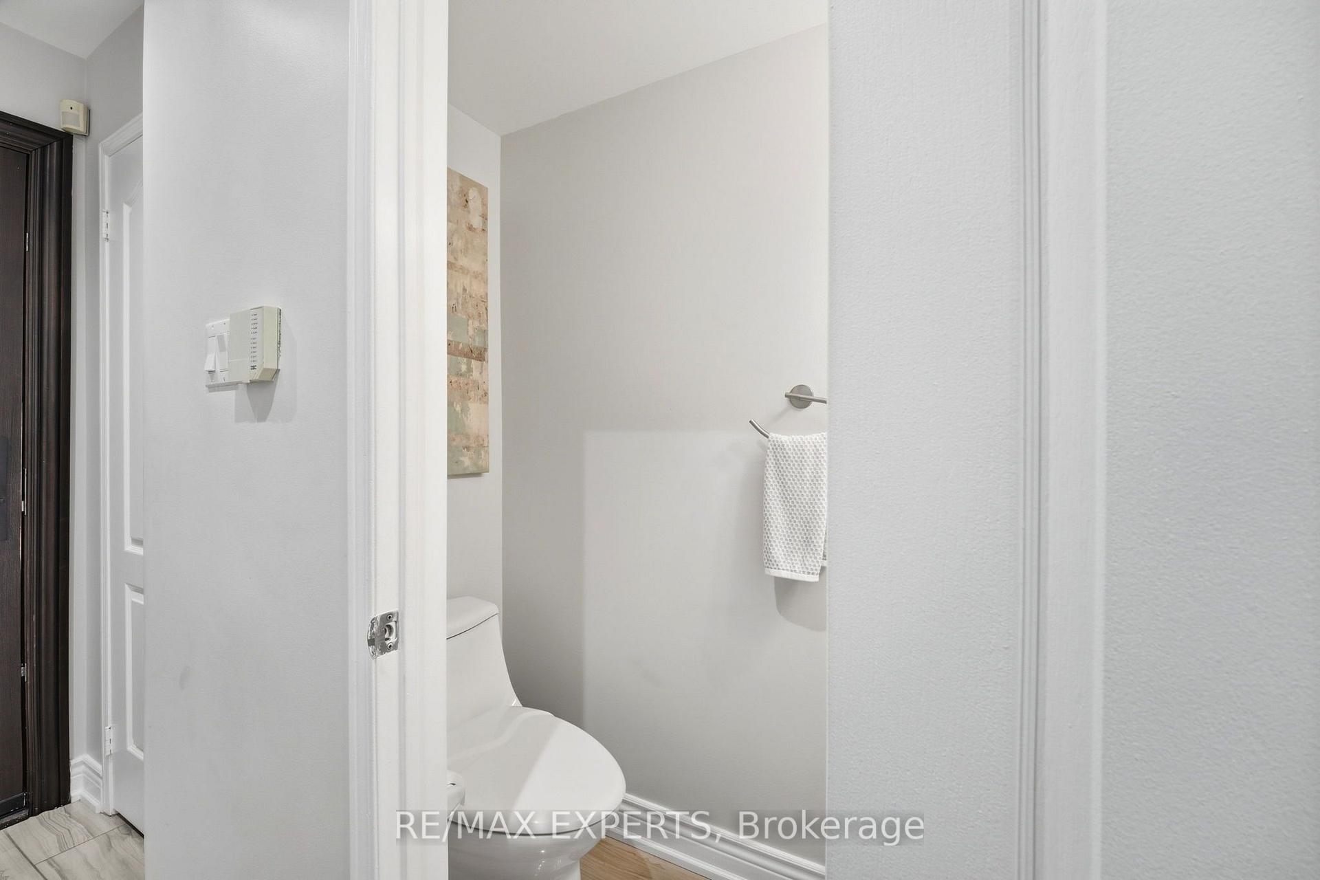 Photo 6 of Unit 7, 80 Tania Crescent, Vaughan, Maple — HOMEH