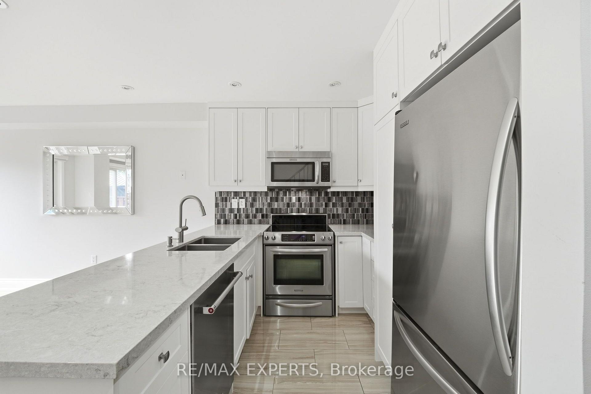 Photo 10 of Unit 7, 80 Tania Crescent, Vaughan, Maple — HOMEH