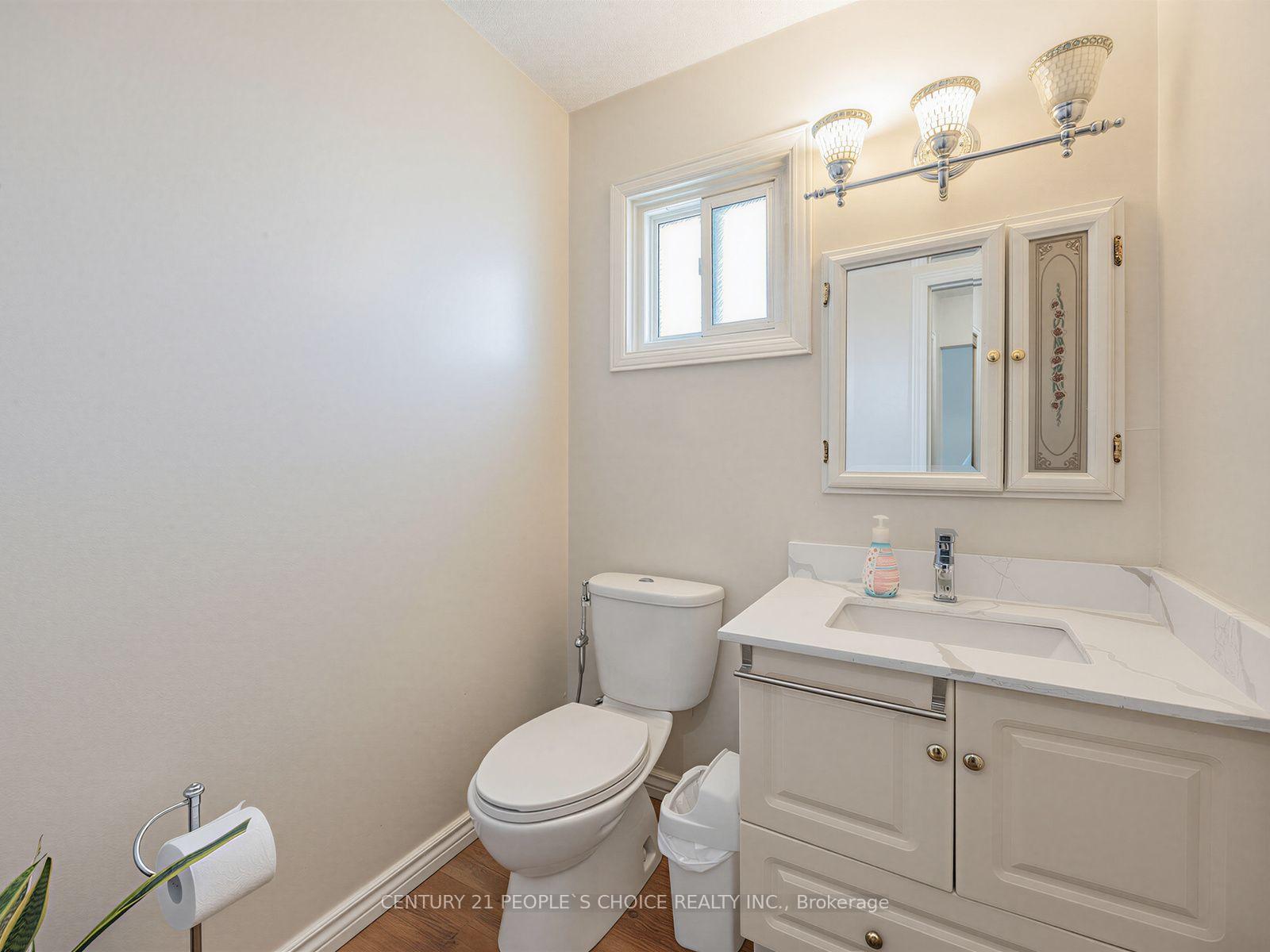 Photo 10 of 128 Primrose Crescent, Brampton, Heart Lake West — HOMEH