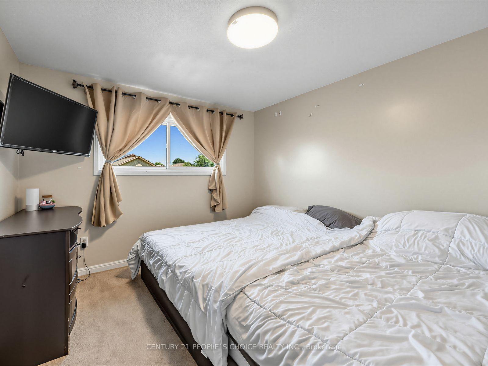 Photo 19 of 128 Primrose Crescent, Brampton, Heart Lake West — HOMEH