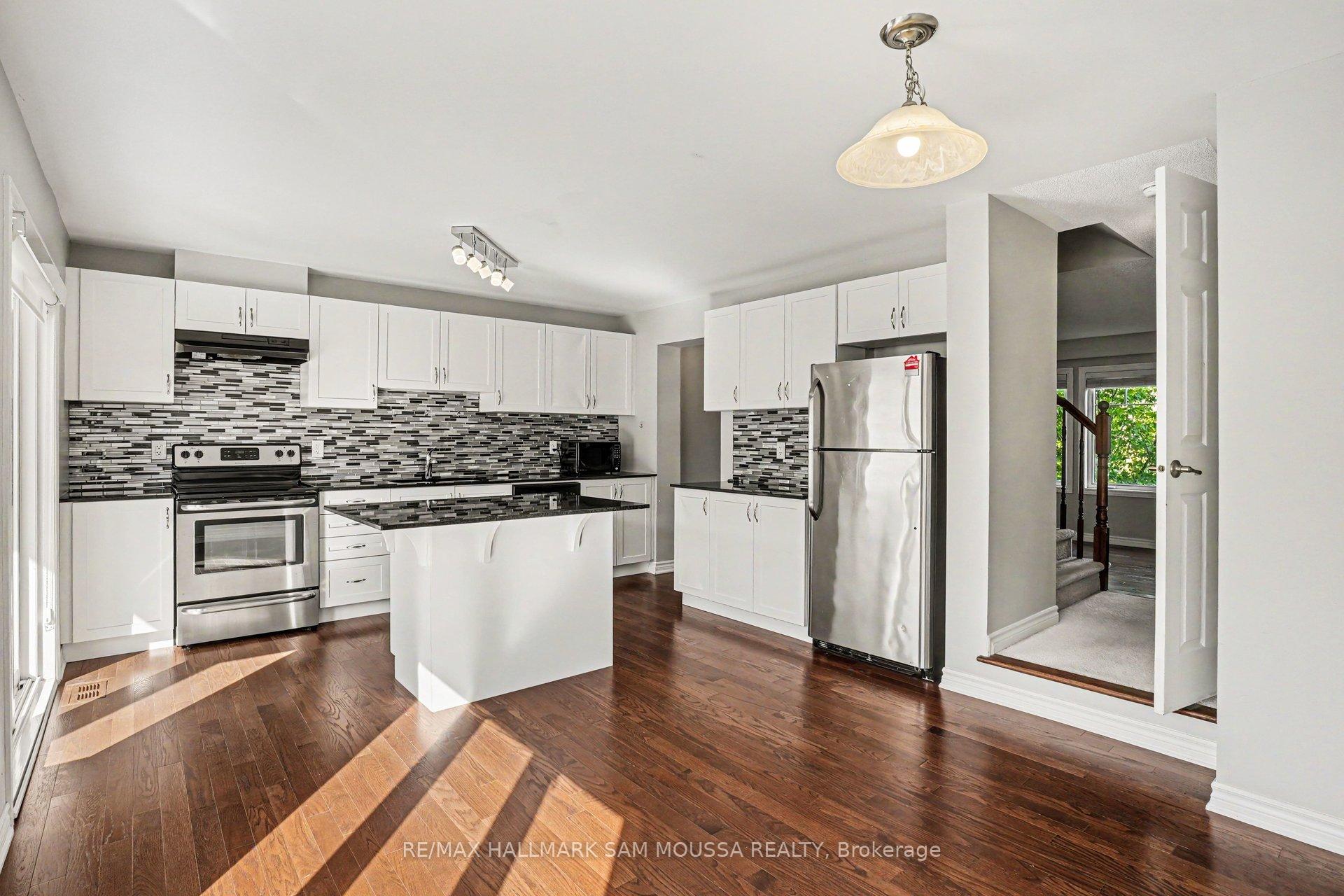 Photo 24 of 94 Brisote Lane, Ottawa, Stittsville (North) — HOMEH