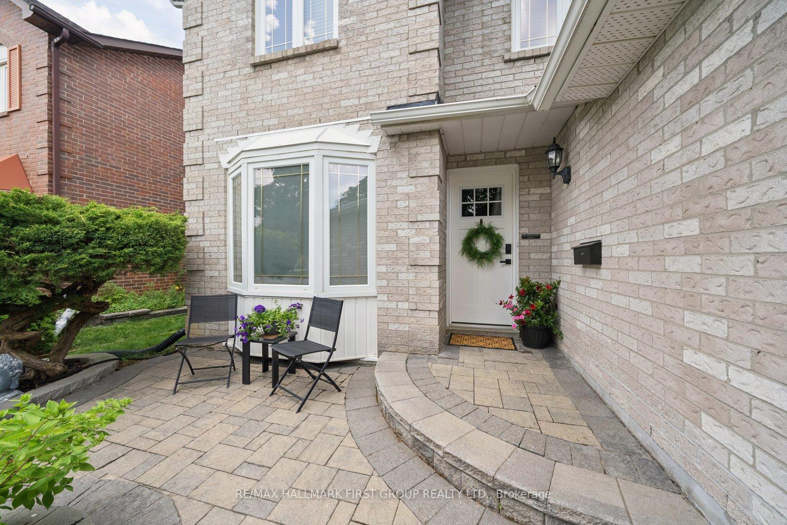 Photo 2 of 662 Cognac Crescent, Pickering, Amberlea — HOMEH