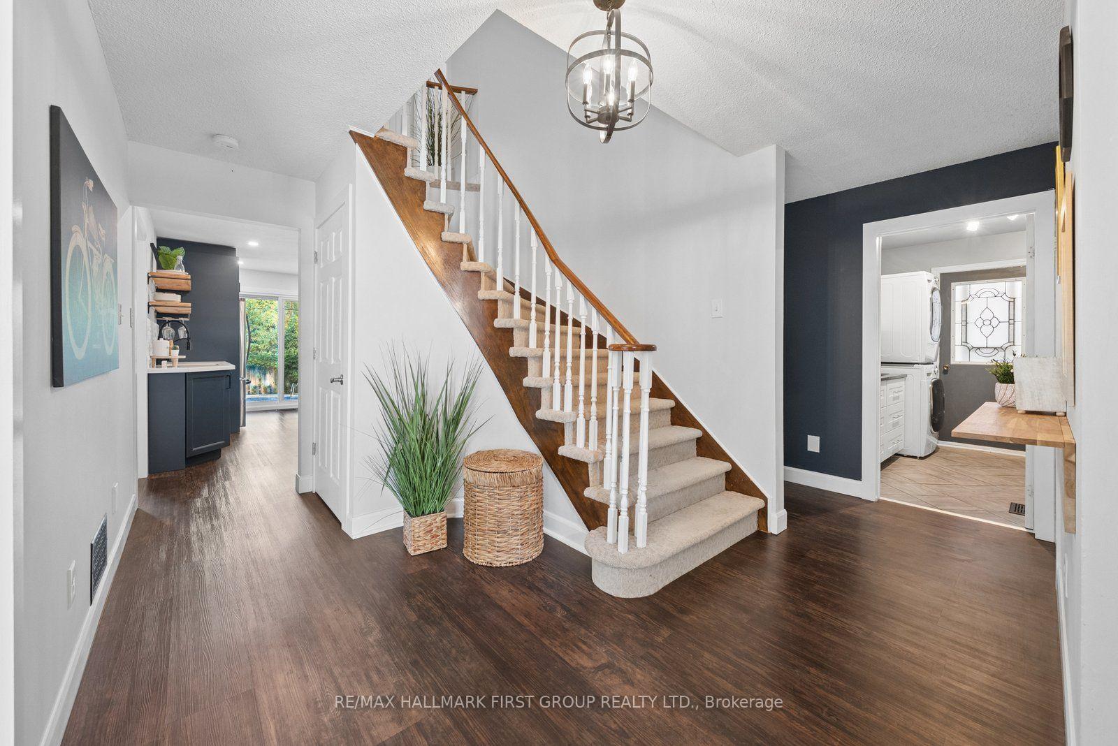 Photo 5 of 662 Cognac Crescent, Pickering, Amberlea — HOMEH