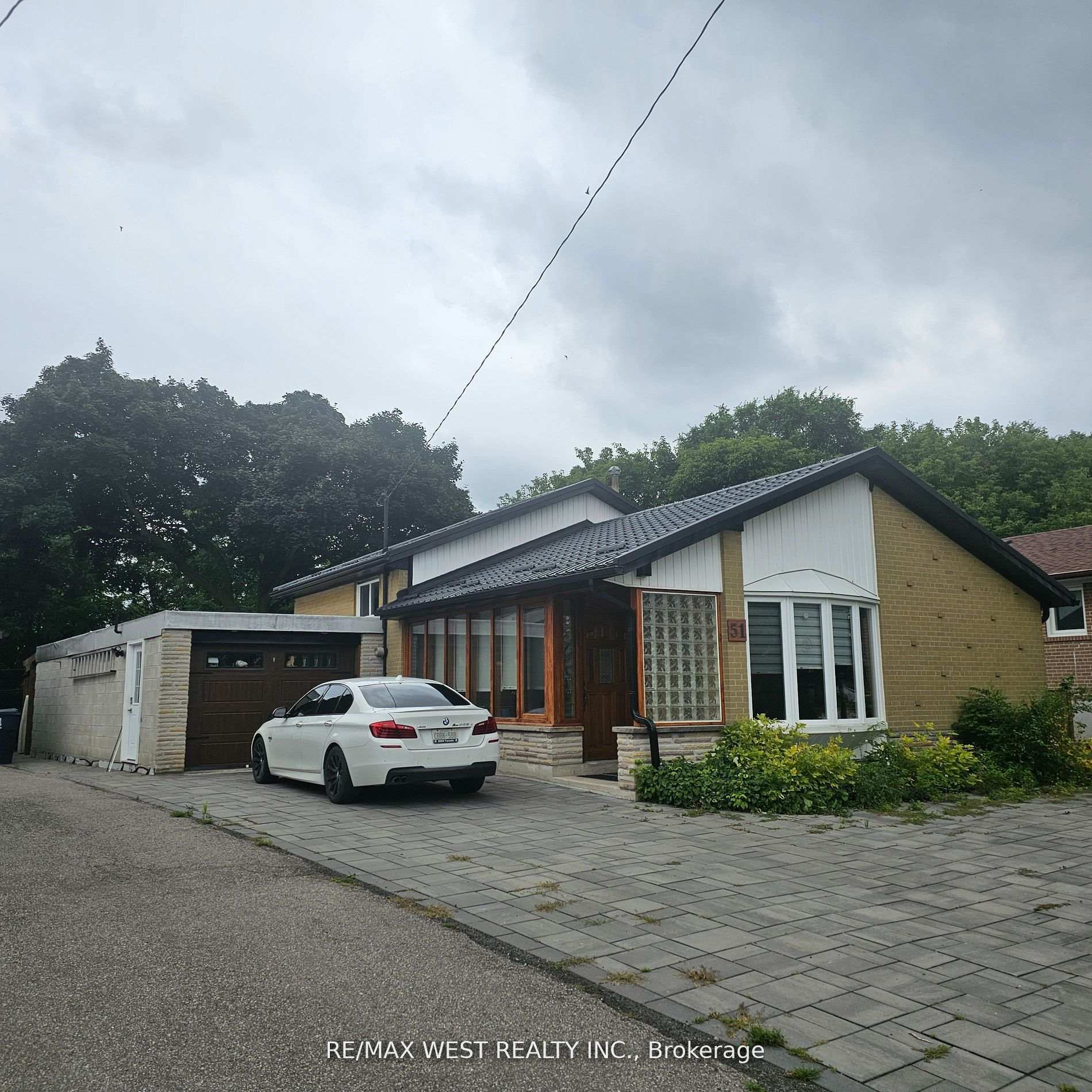 Photo 1 of Unit Upper, 51 Monterrey Drive, Etobicoke, Thistletown-Beaumonde Heights — HOMEH