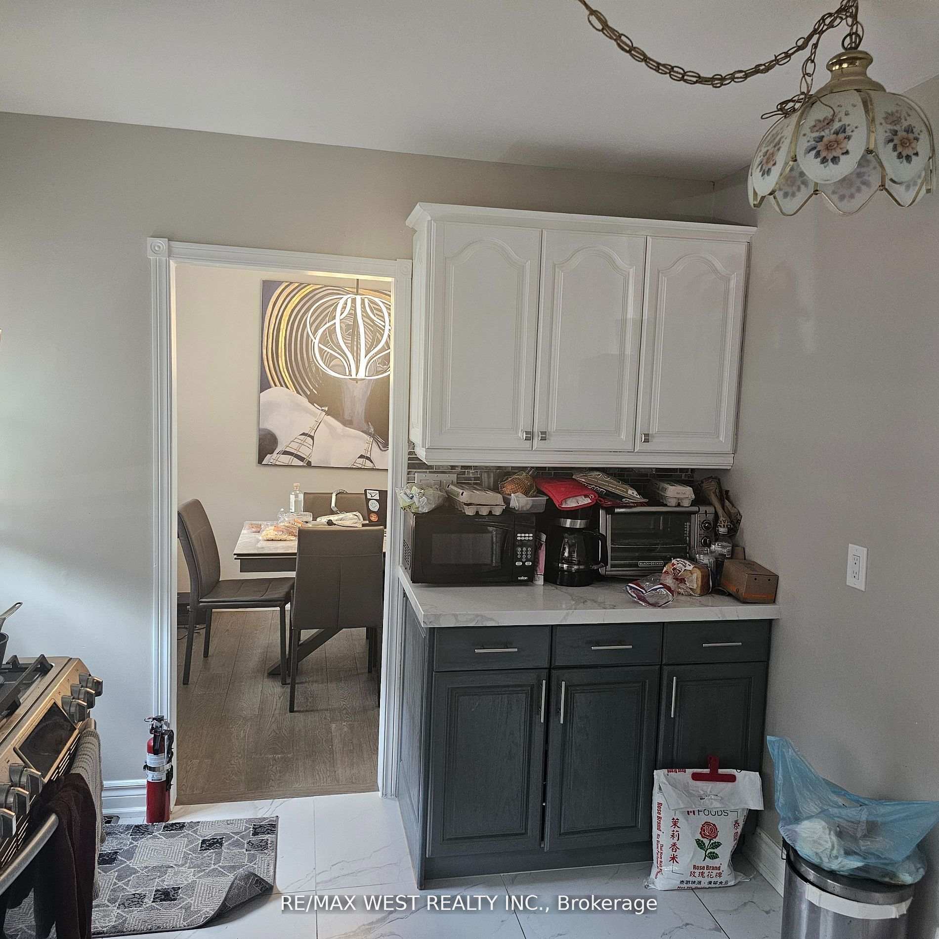 Photo 3 of Unit Upper, 51 Monterrey Drive, Etobicoke, Thistletown-Beaumonde Heights — HOMEH