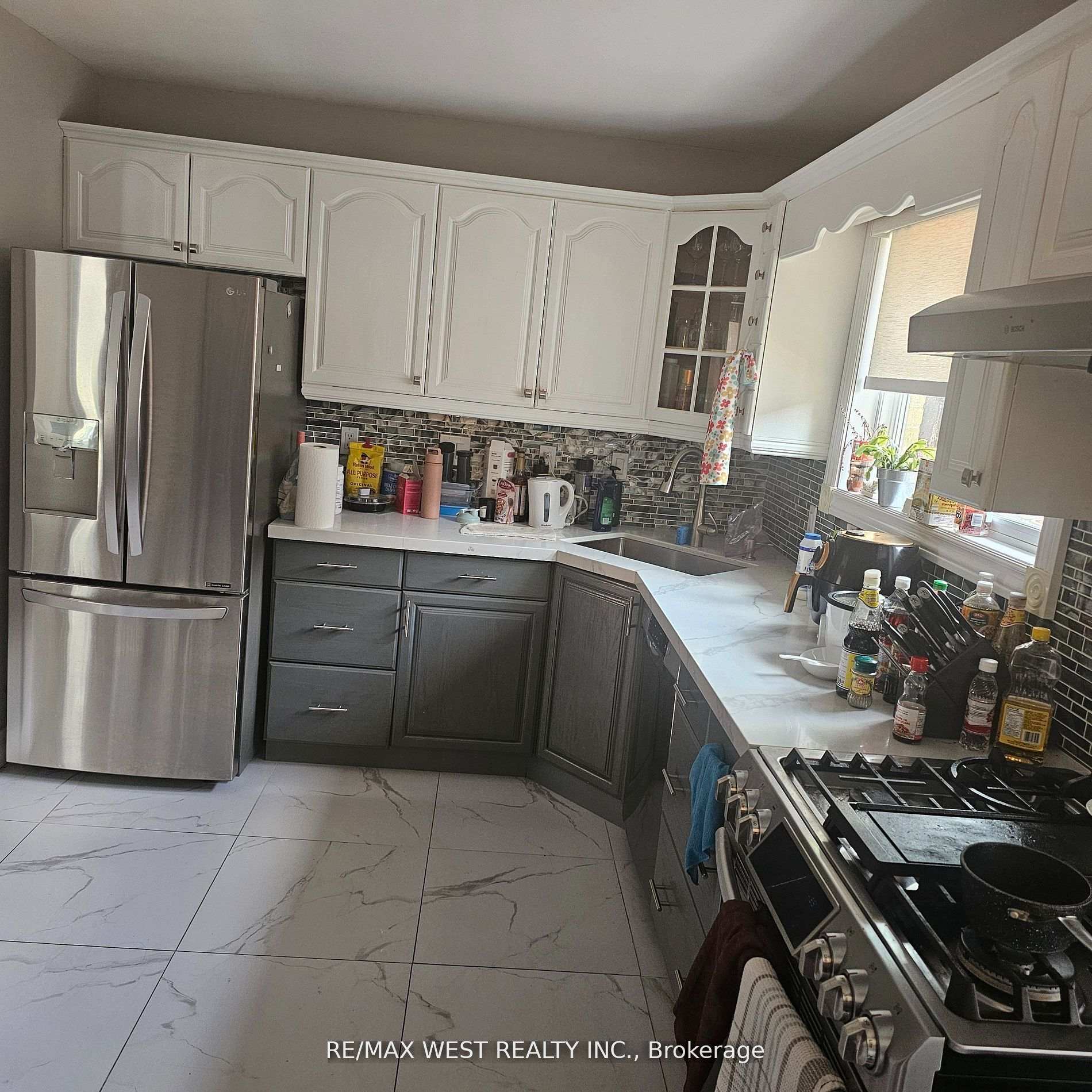 Photo 4 of Unit Upper, 51 Monterrey Drive, Etobicoke, Thistletown-Beaumonde Heights — HOMEH