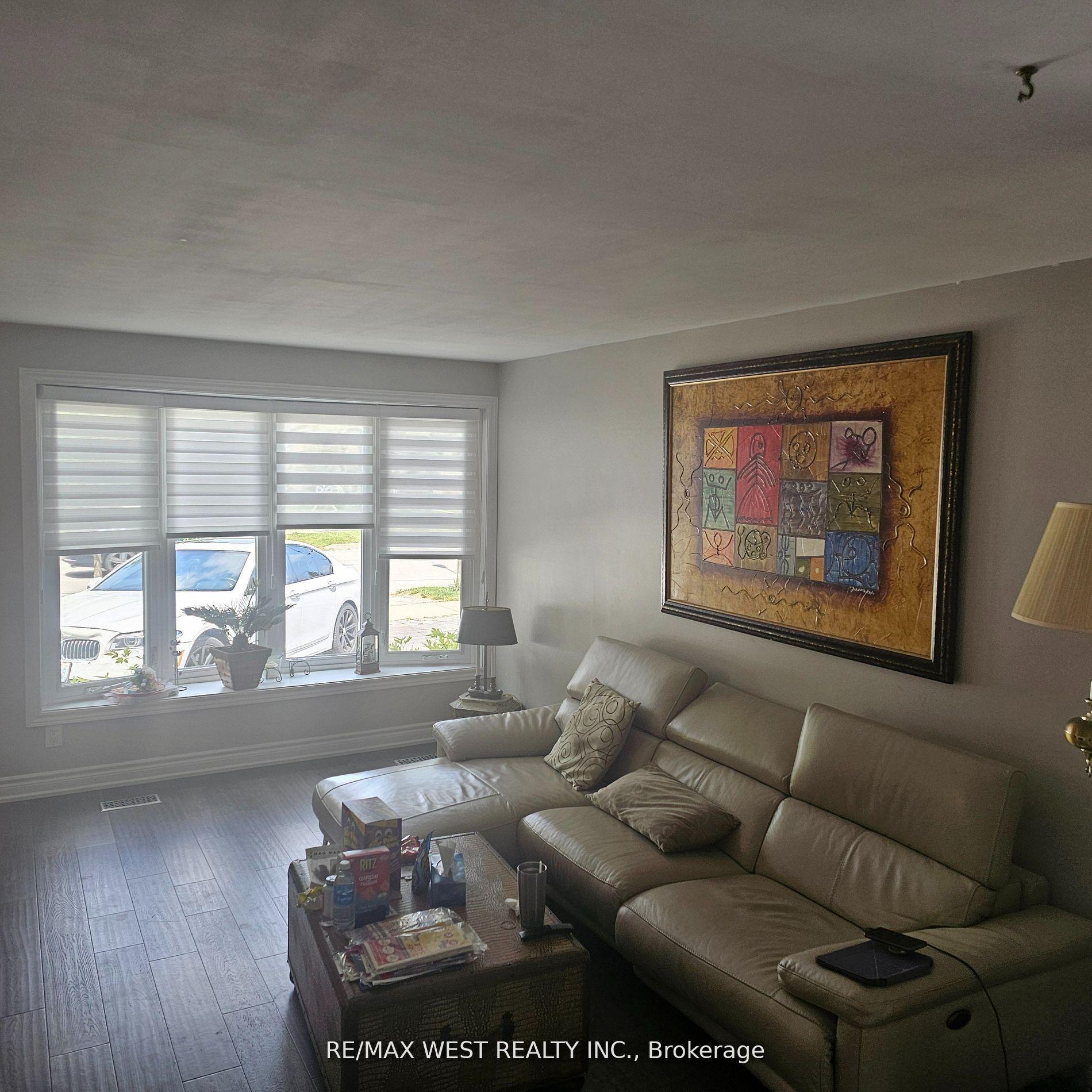 Photo 5 of Unit Upper, 51 Monterrey Drive, Etobicoke, Thistletown-Beaumonde Heights — HOMEH