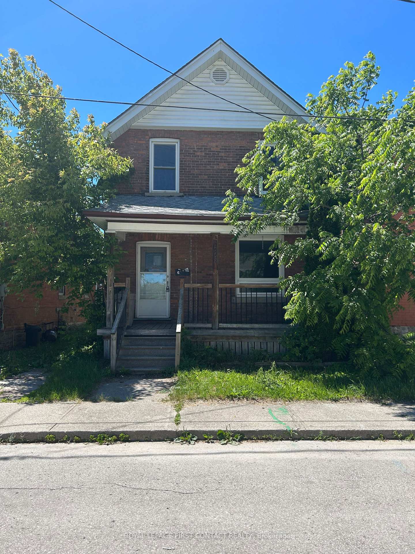 Photo of 1068 1st A Avenue W