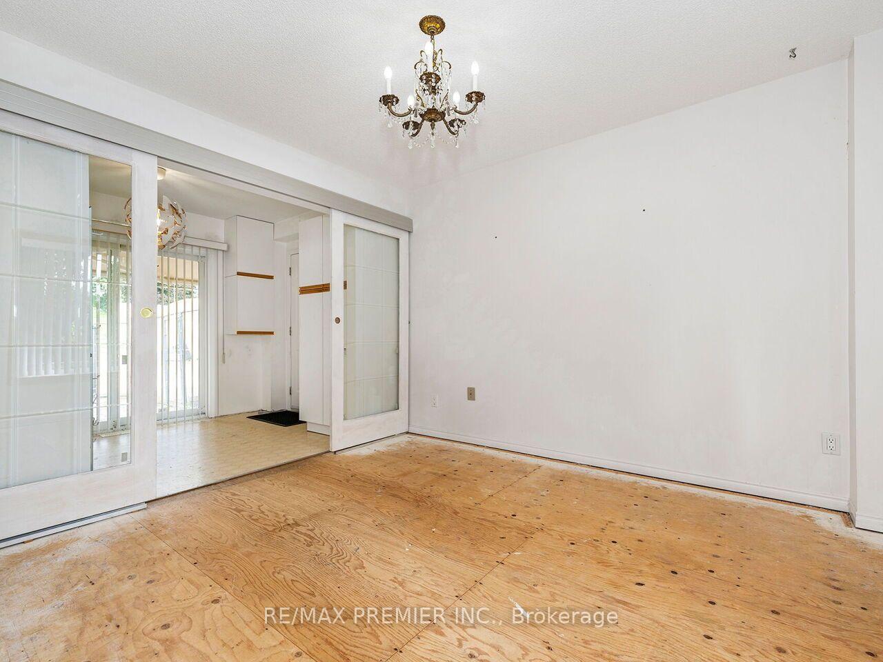 Photo 6 of 28 Emeline Street, Caledon, Alton — HOMEH
