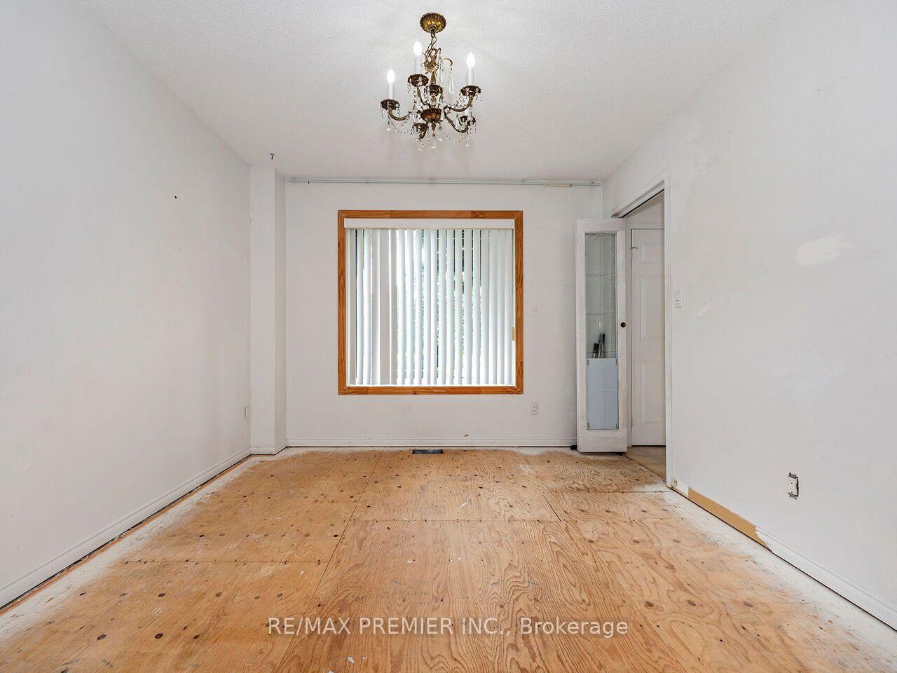 Photo 8 of 28 Emeline Street, Caledon, Alton — HOMEH