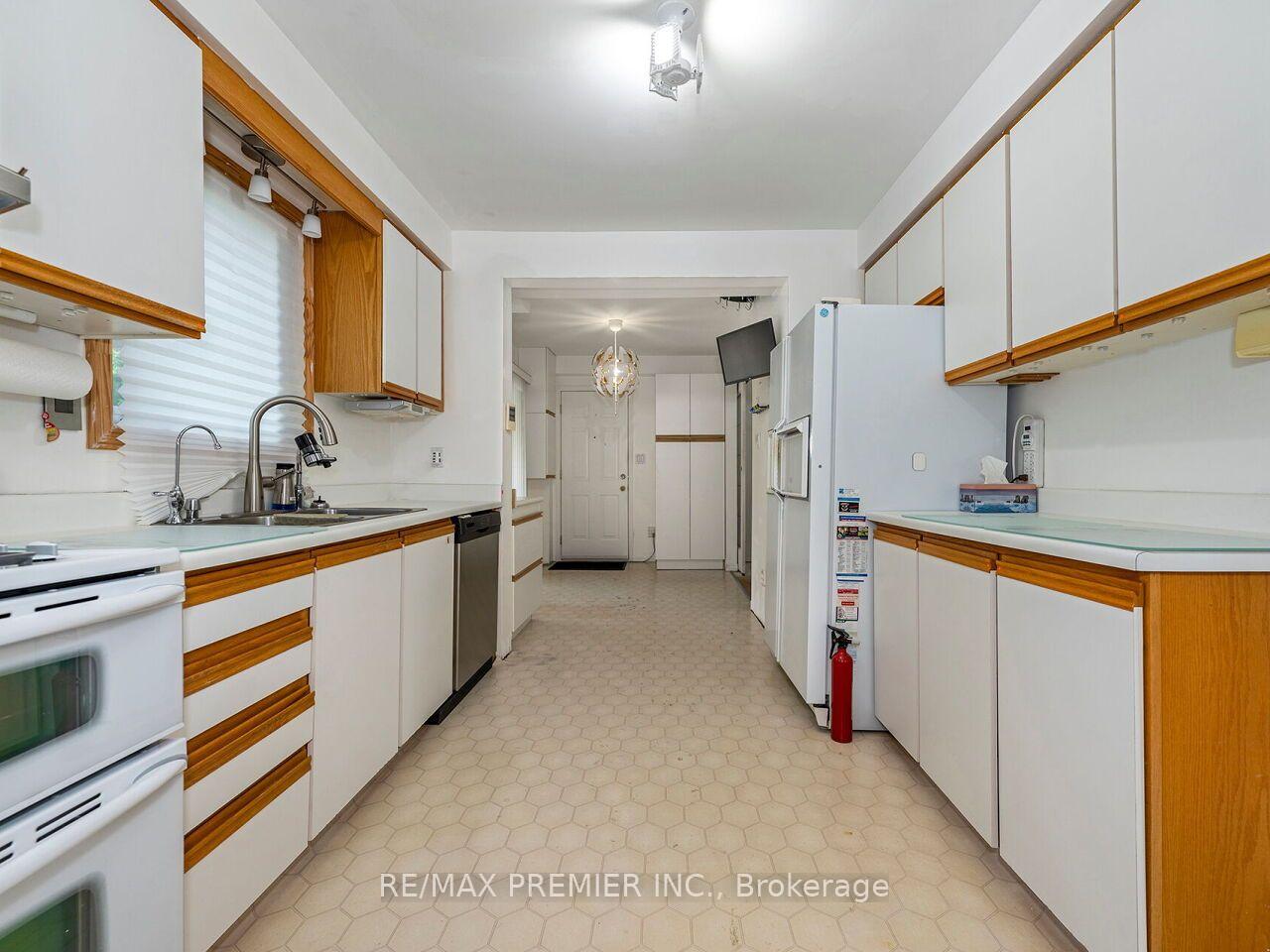 Photo 11 of 28 Emeline Street, Caledon, Alton — HOMEH