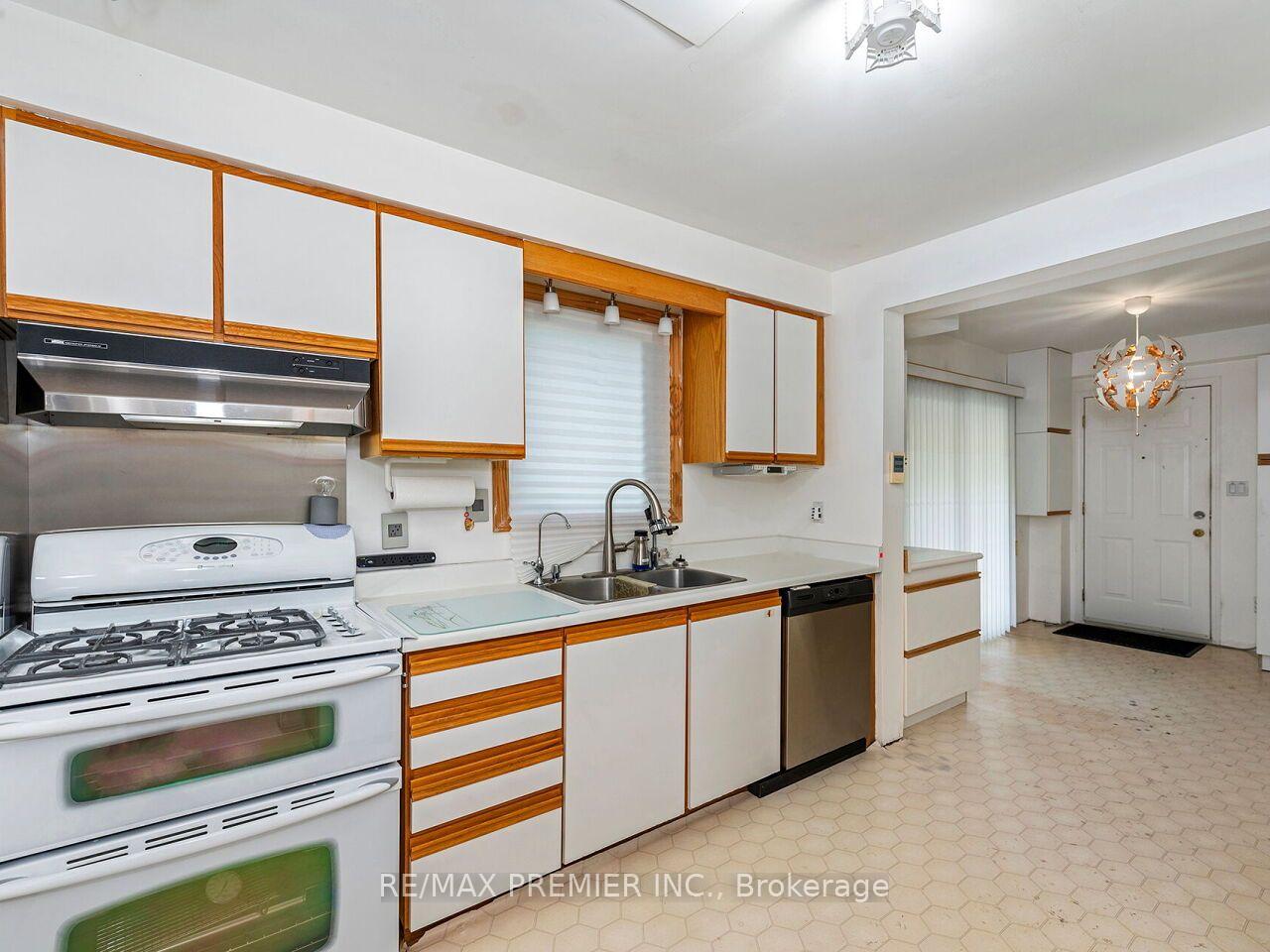 Photo 12 of 28 Emeline Street, Caledon, Alton — HOMEH