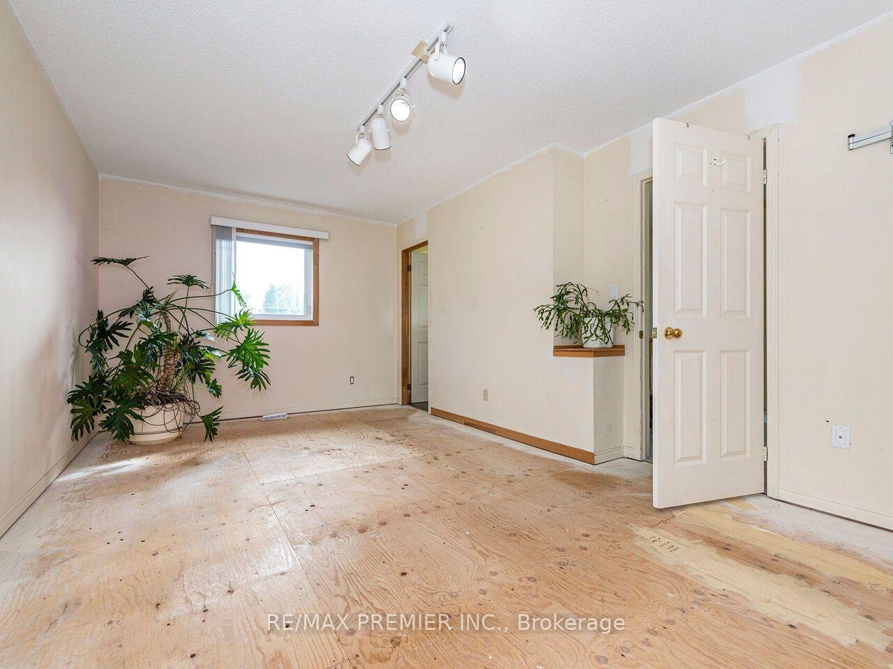 Photo 25 of 28 Emeline Street, Caledon, Alton — HOMEH