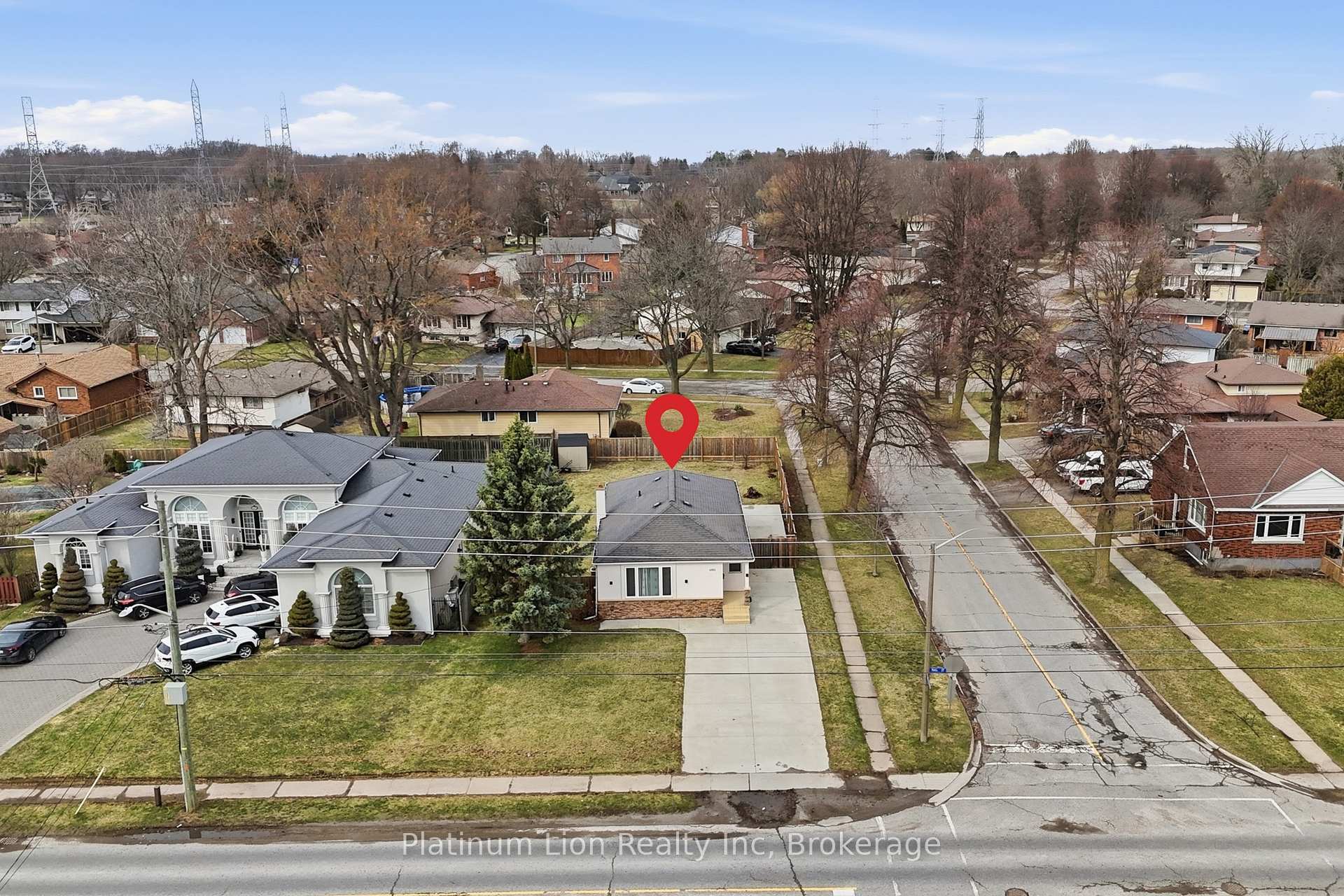 Photo 2 of 6581 Riall Street, Niagara Falls, Stamford — HOMEH